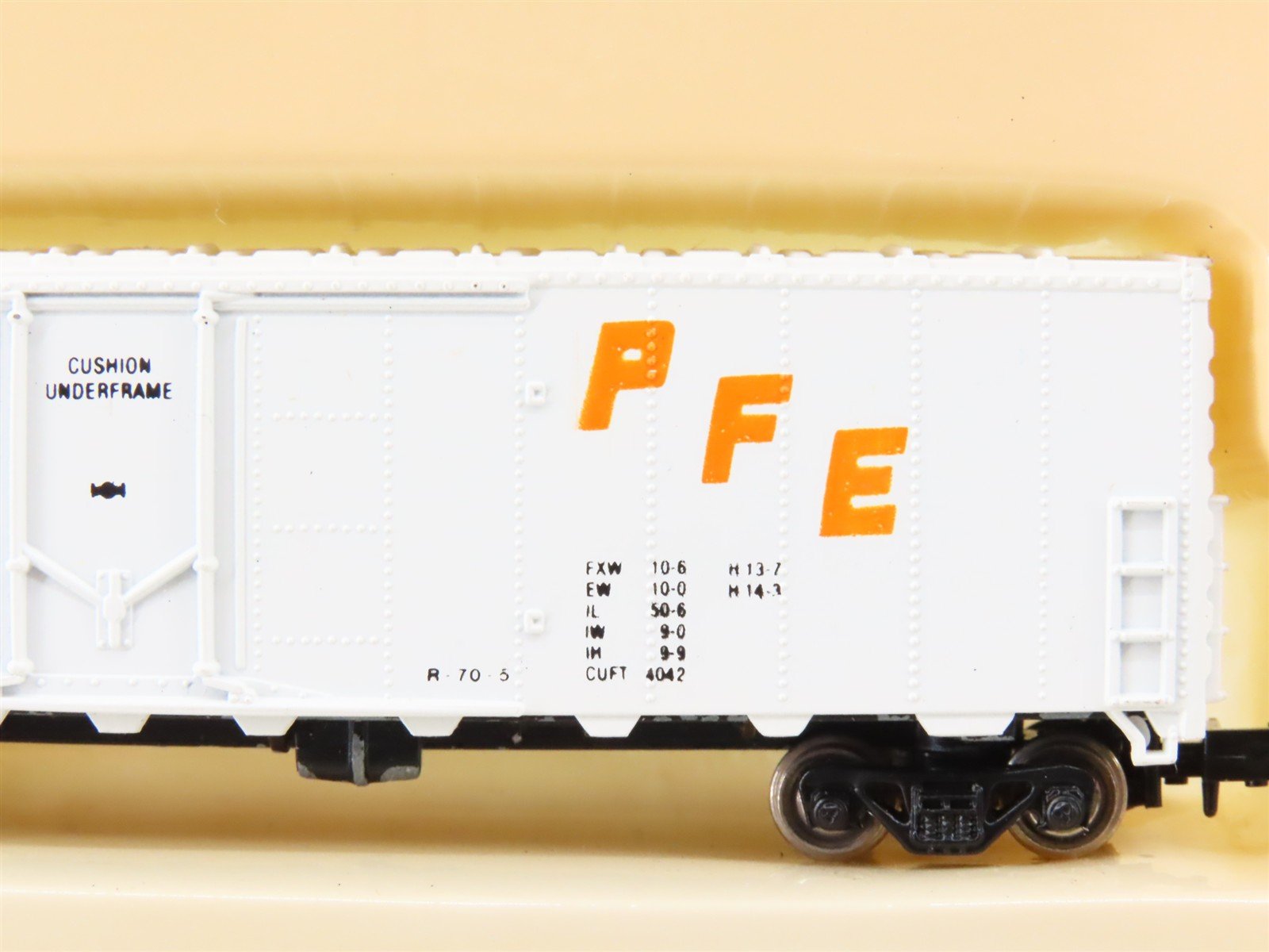 N Scale Con-Cor 0001-008931 SPFE Pacific Fruit Express 50' Mech Reefers 3-Pack