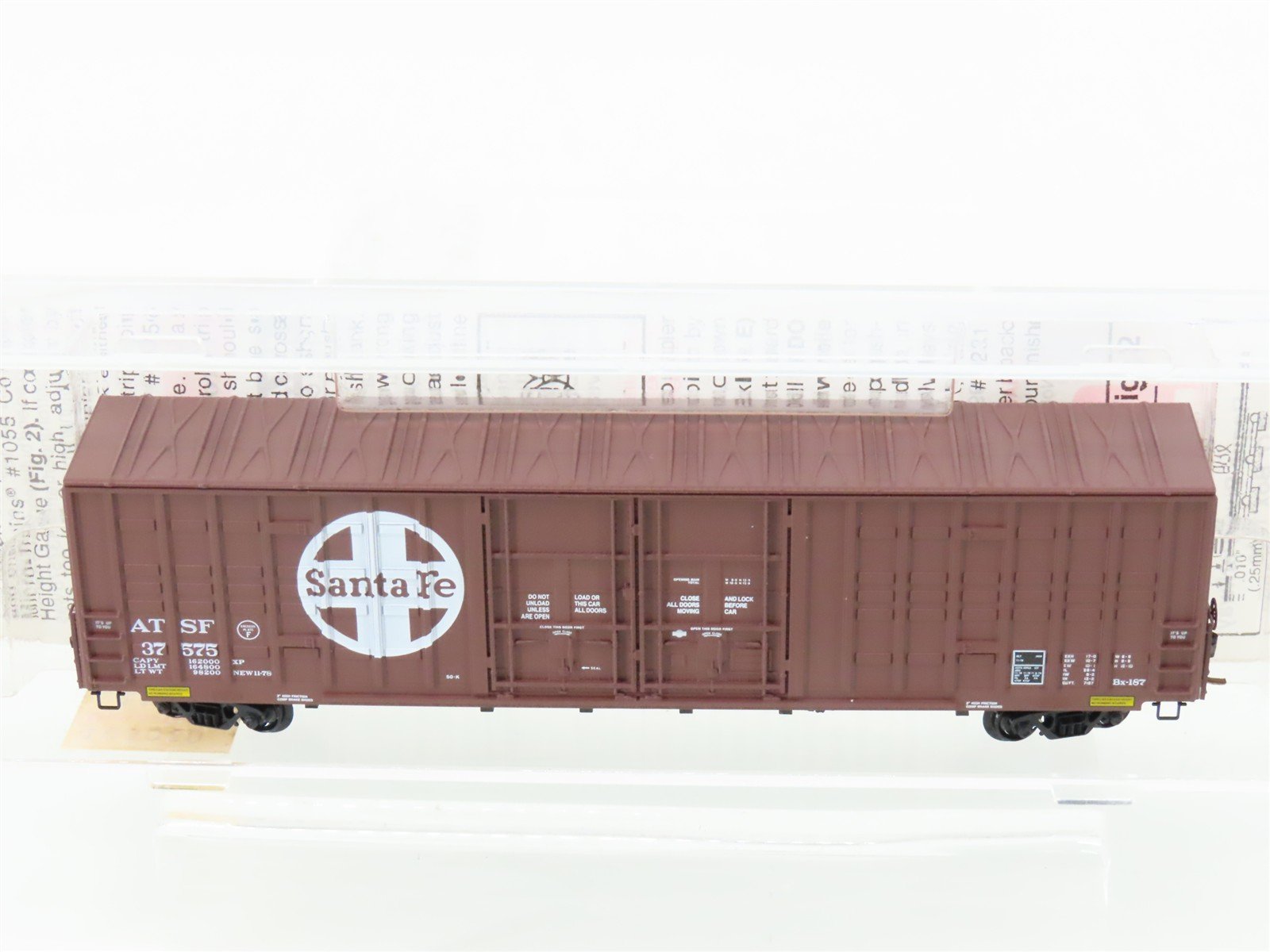 N Micro-Trains MTL 103030 ATSF 60' Excess Height Waffle-Side Box Car #37575