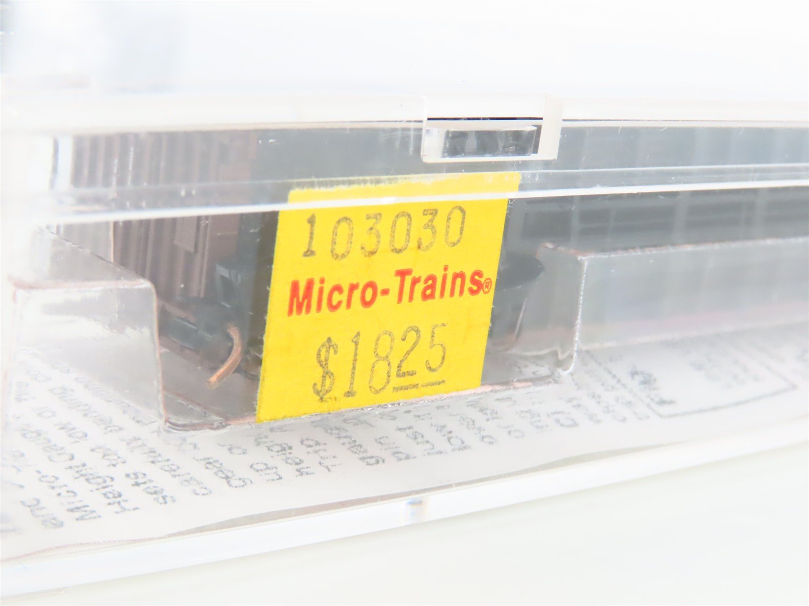 N Micro-Trains MTL 103030 ATSF 60' Excess Height Waffle-Side Box Car #37575