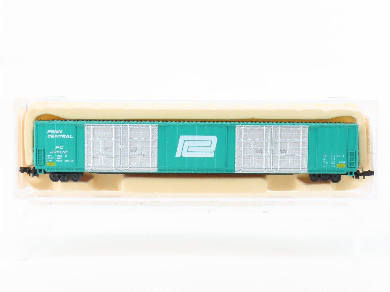 N Scale Con-Cor 001-555611(1) PC Penn Central 85' Hi-Cube Box Car #295615