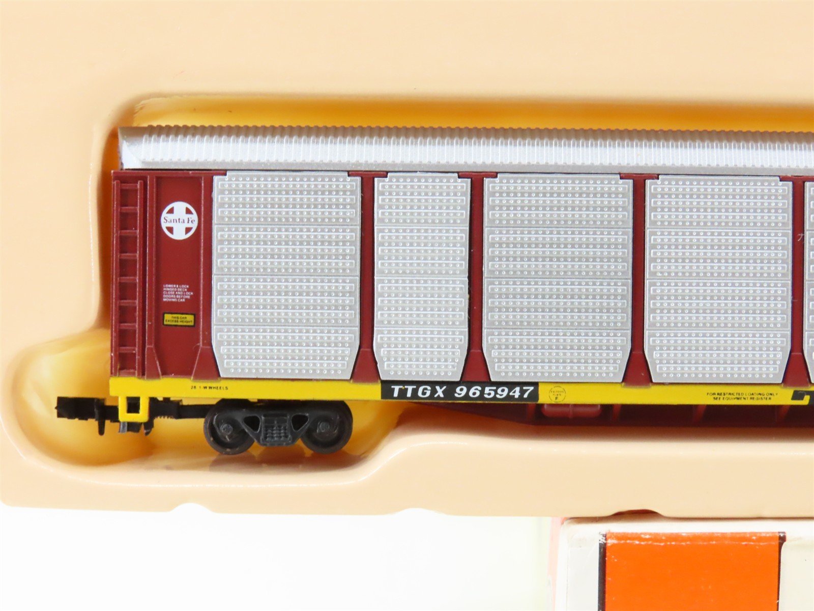 N Con-Cor 0001-603007(03) TTGX ATSF 89' Tri-Level Enclosed Auto Rack #965947