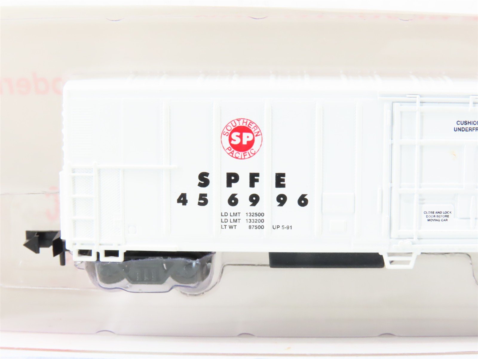 N Scale Roundhouse 84210 SPFE Pacific Fruit Express 57' Mech Reefer #456996
