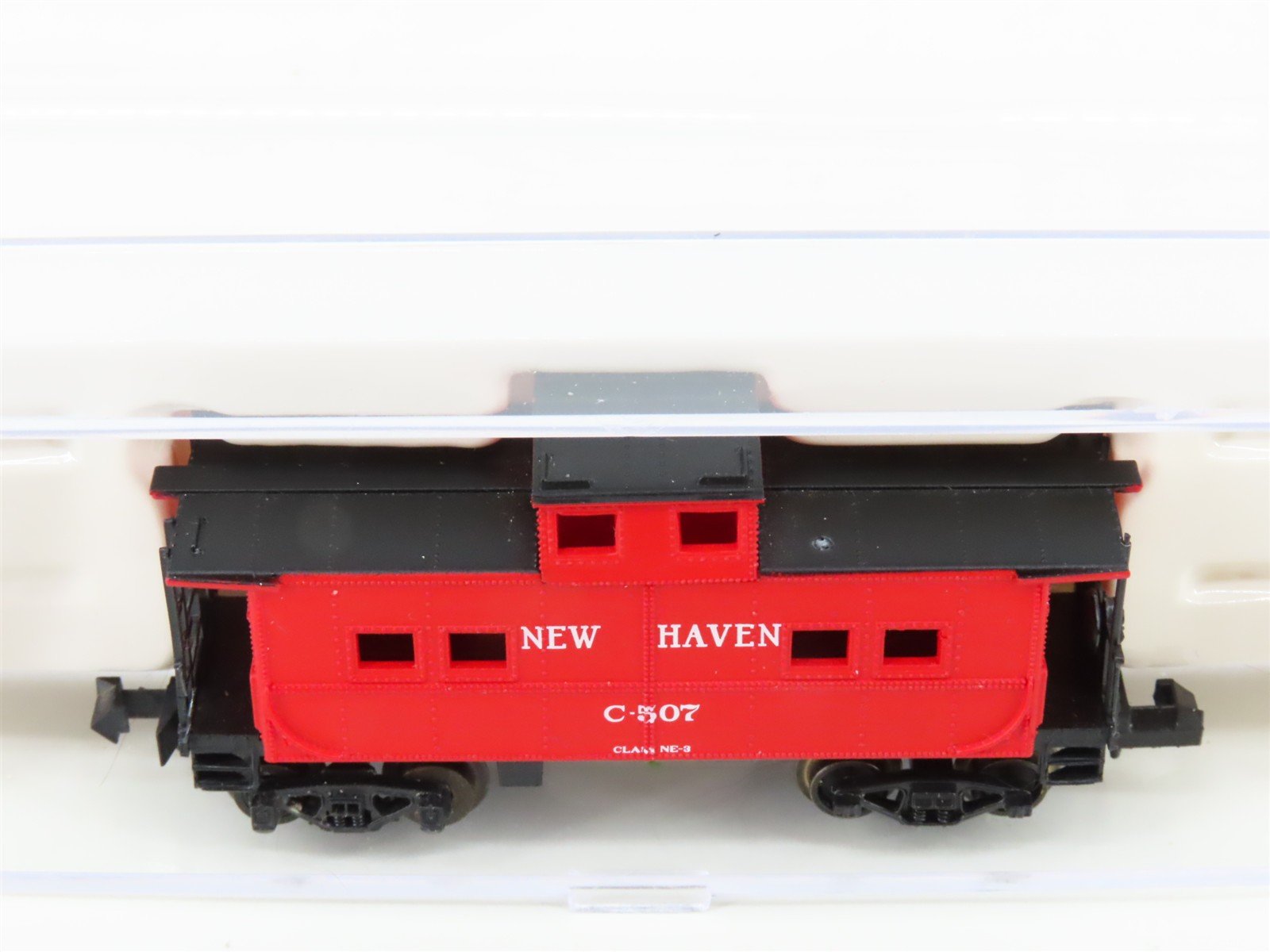 N Scale Life-Like 7978 NH New Haven NE-3 Center Cupola Steel Caboose #C-507