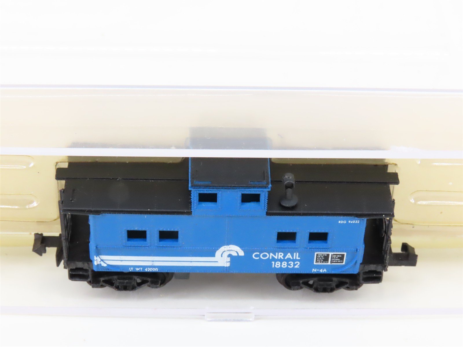 N Scale Life-Like 7973 CR Conrail N-4A Center Cupola Steel Caboose #18832