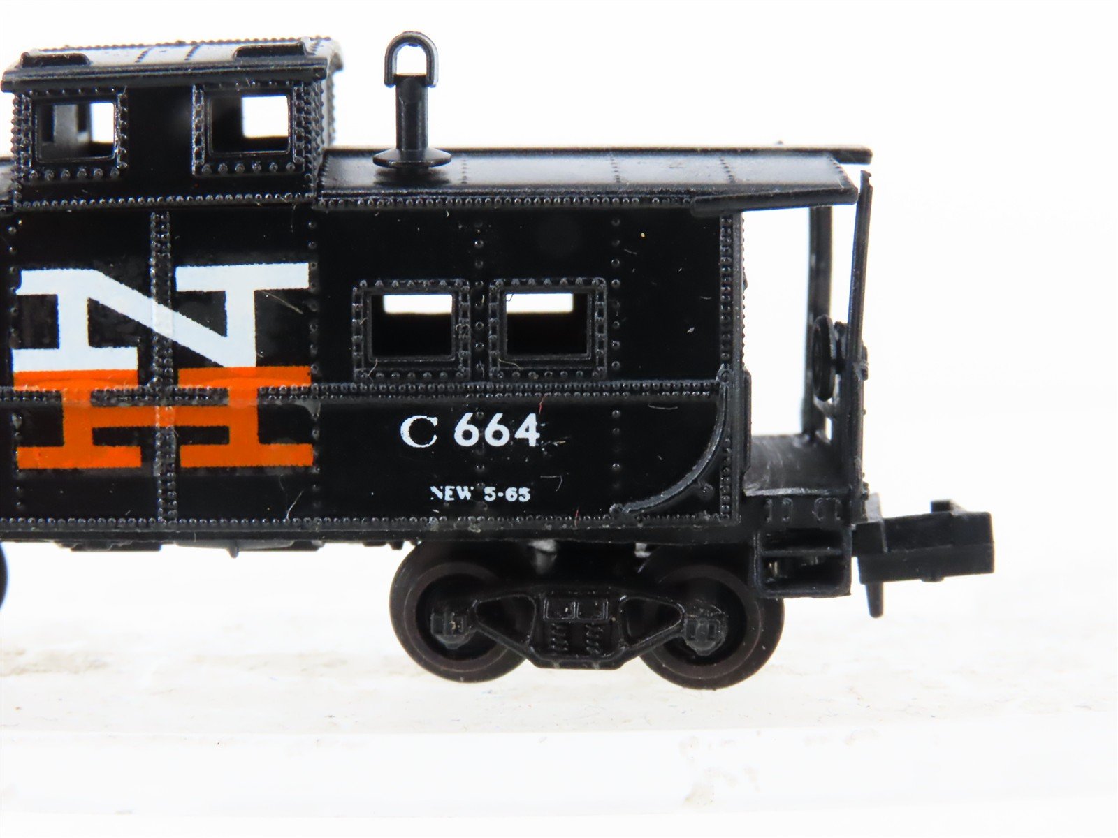 N Scale Life-Like 7978 NH New Haven Center Cupola Steel Caboose #C664 - Custom