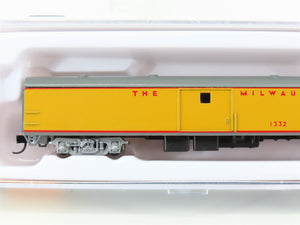 N Scale Con-Cor 0001-040342 MILW Milwaukee UP Paint 85' Baggage Passenger #1332
