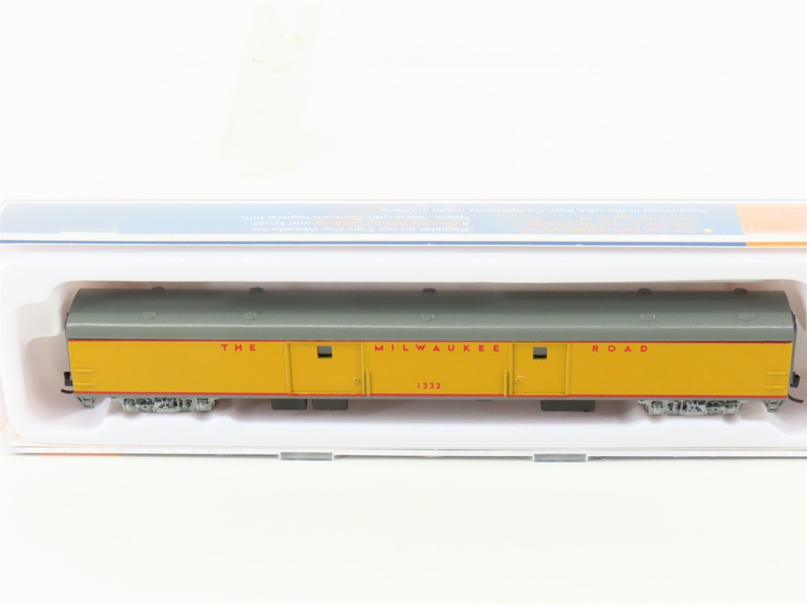 N Scale Con-Cor 0001-040342 MILW Milwaukee UP Paint 85' Baggage Passenger #1332