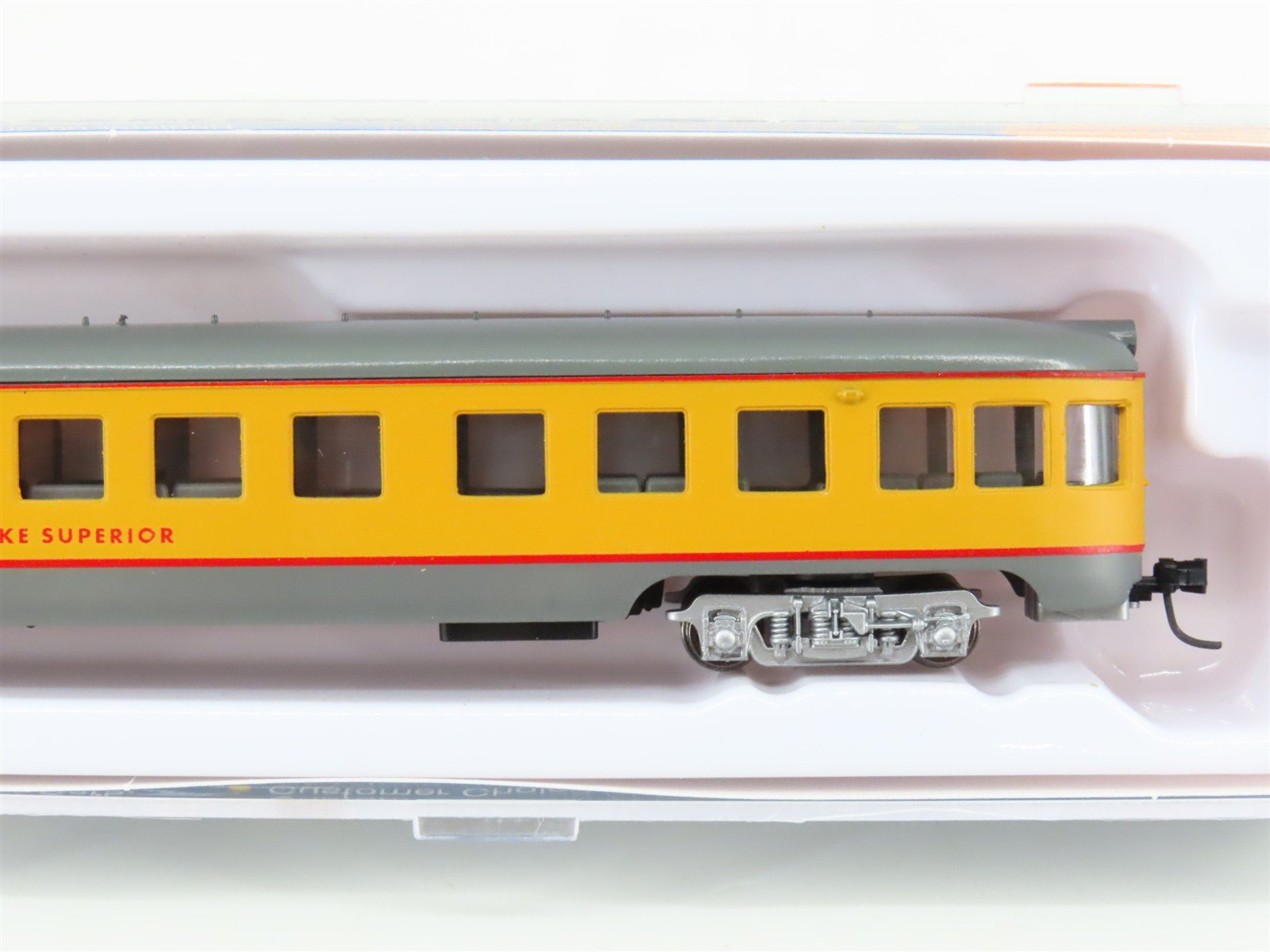 N Scale Con-Cor 0001-040192 MILW Milwaukee UP Paint 85' Observation Passenger