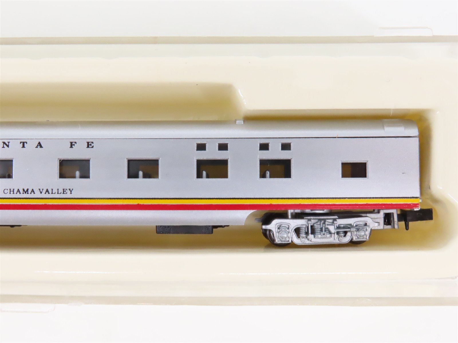 N Scale Con-Cor ATSF Santa Fe Smooth-Side Passenger 7-Car Set