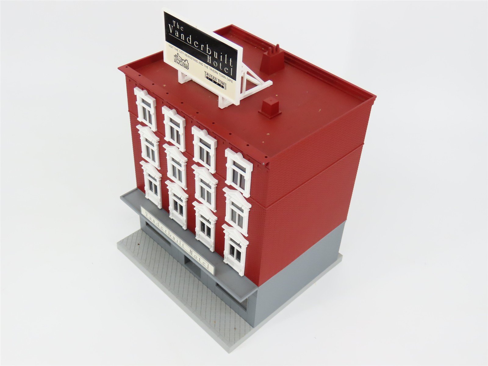 O Scale MTH The Vanderbuilt Hotel Building w/ Light
