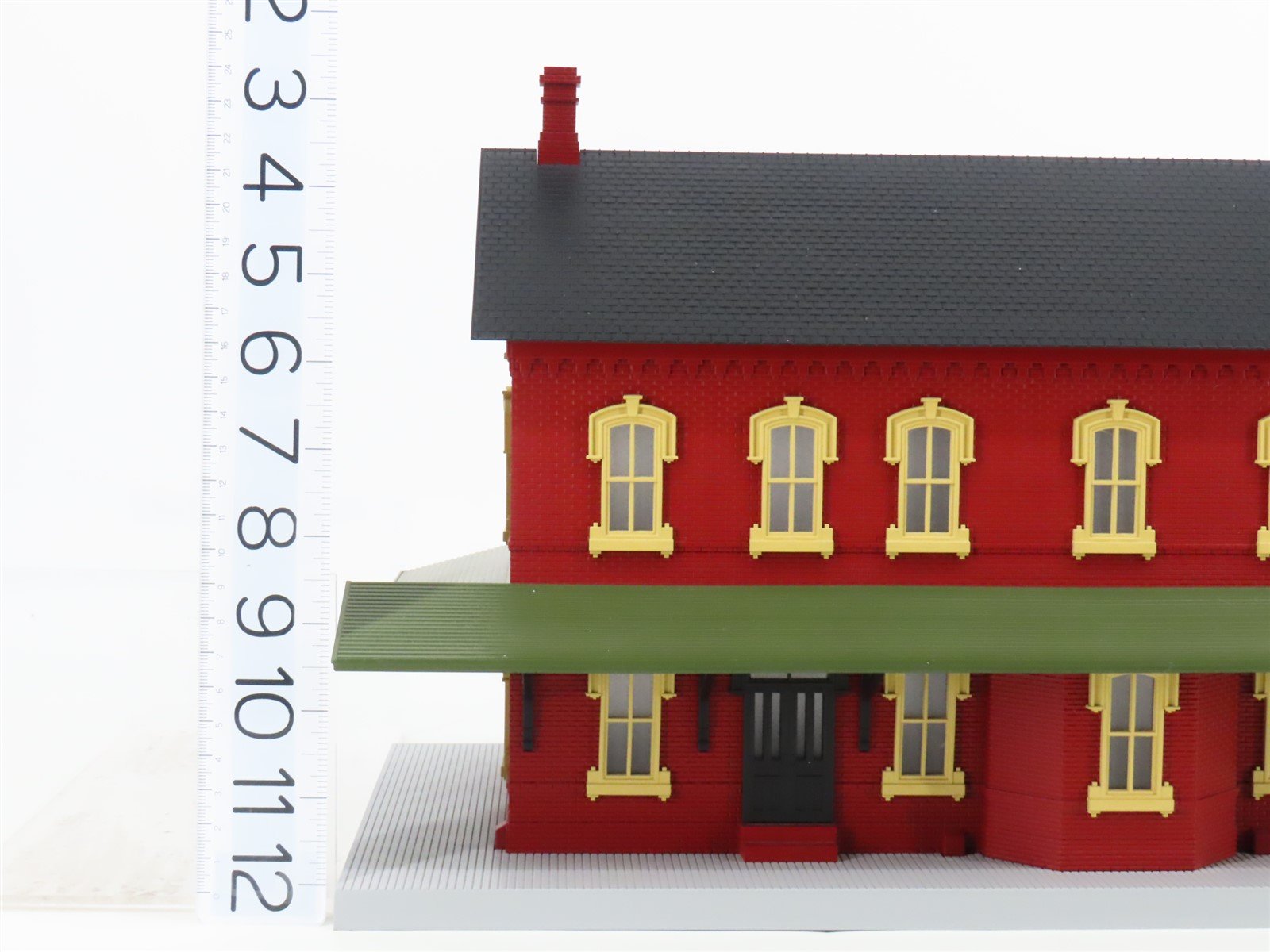 O Scale MTH 30-90094 Dark Red Stone Passenger Station w/Dual Platforms