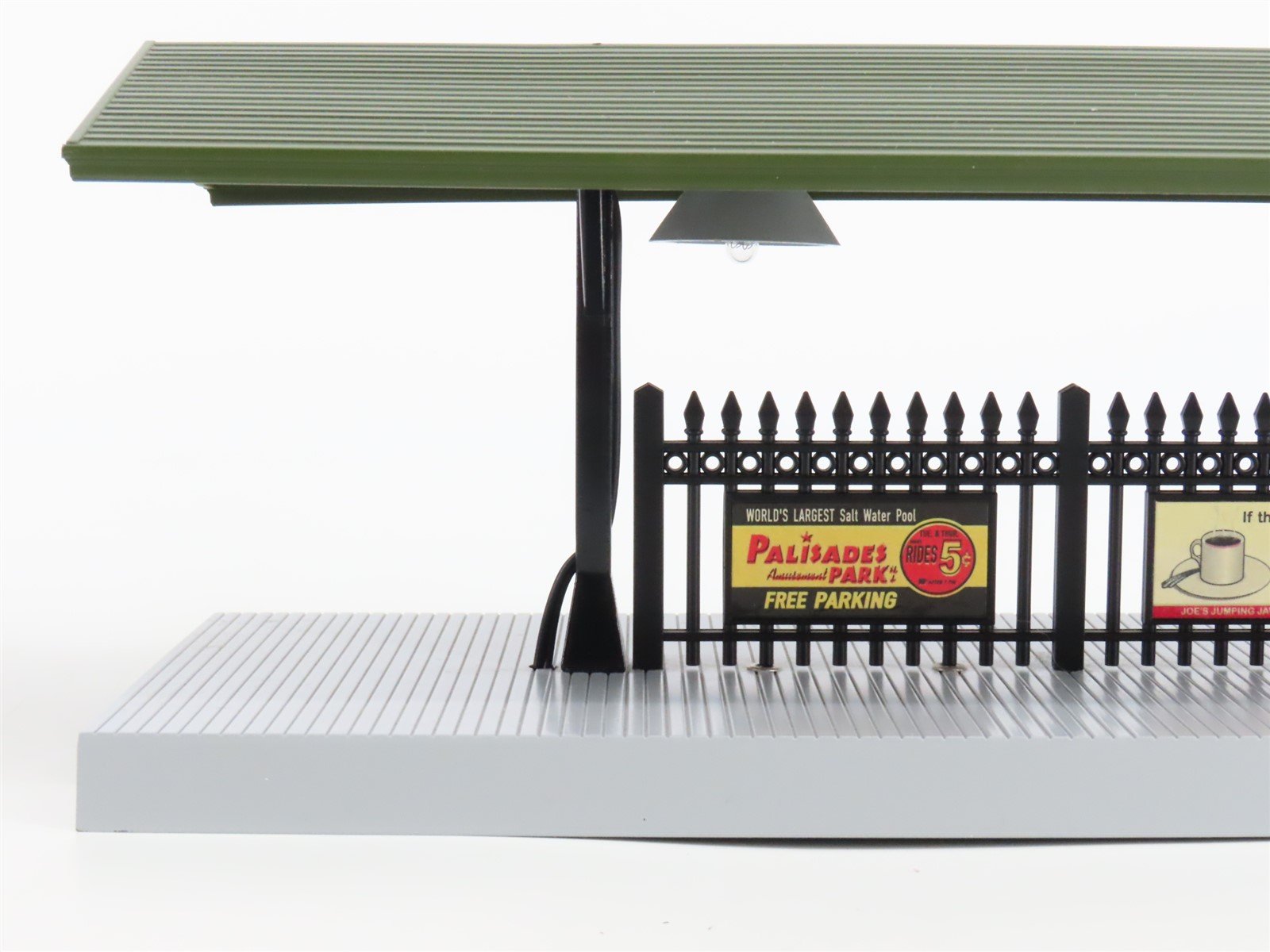 O Scale MTH 30-90094 Dark Red Stone Passenger Station w/Dual Platforms