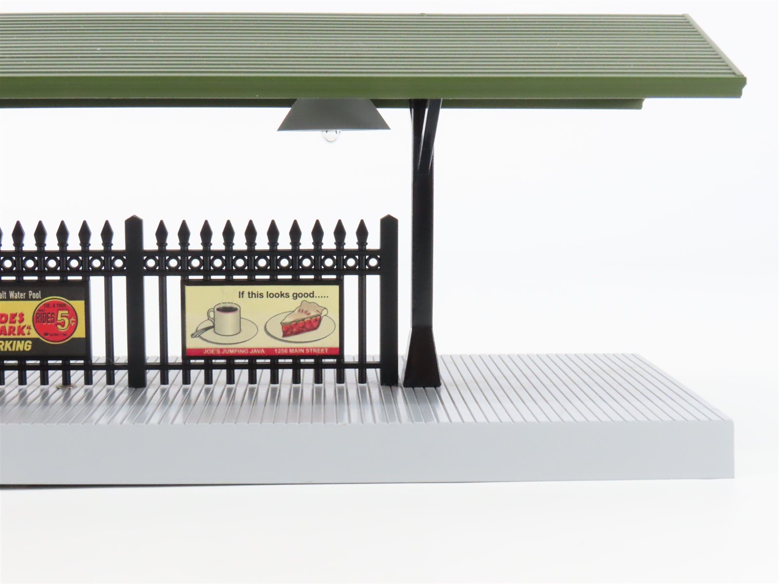 O Scale MTH 30-90094 Dark Red Stone Passenger Station w/Dual Platforms