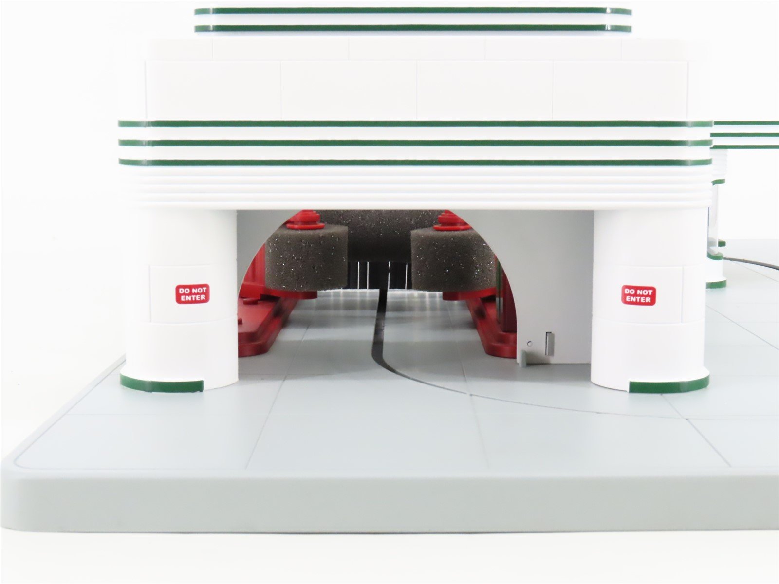 O Scale MTH 30-9104 Speedy Operating Car Wash