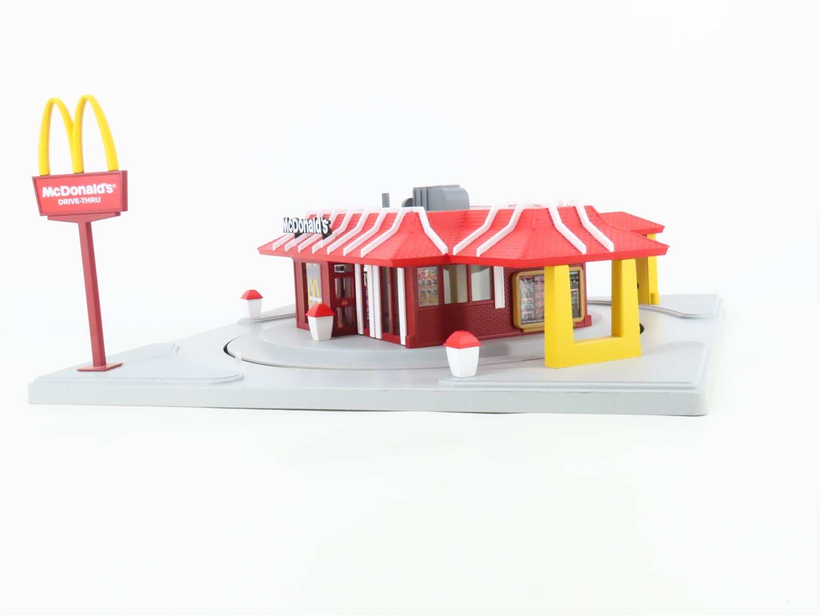 O Scale MTH 30-9114 Operating McDonalds Restaurant