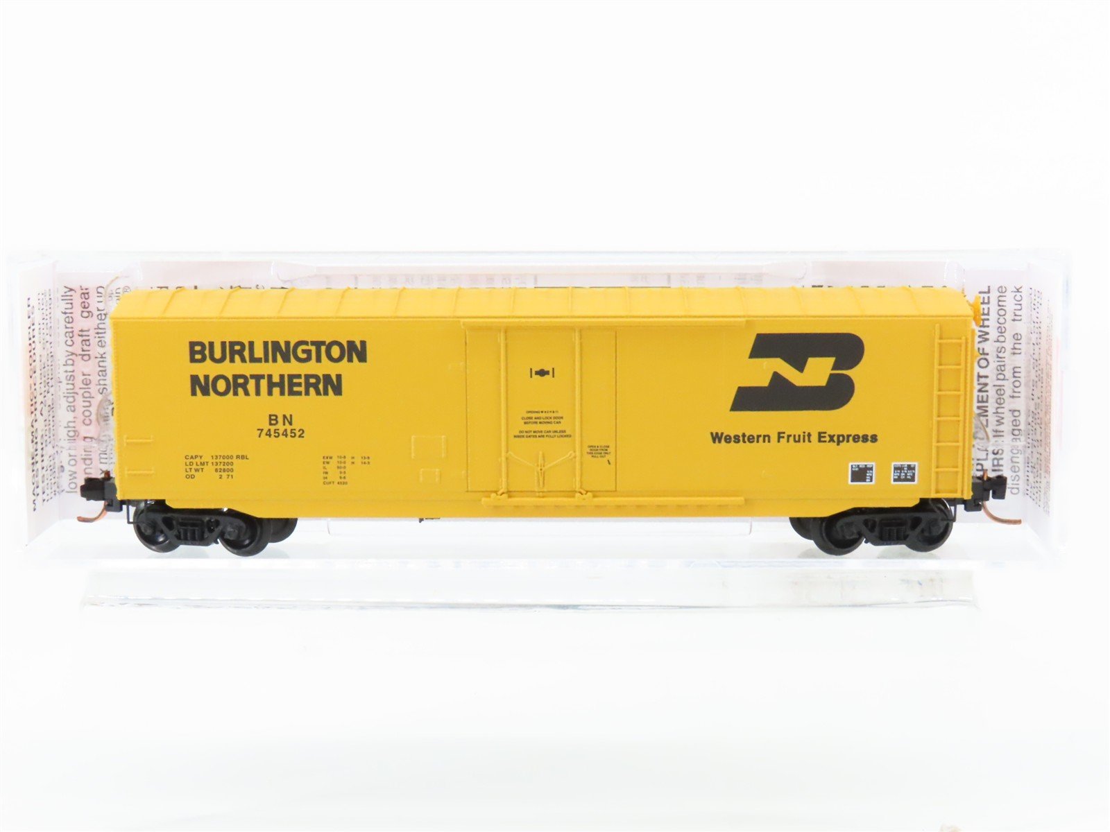 N Micro-Trains MTL 03800161 BN Burlington Northern 50' Standard Boxcar #745452