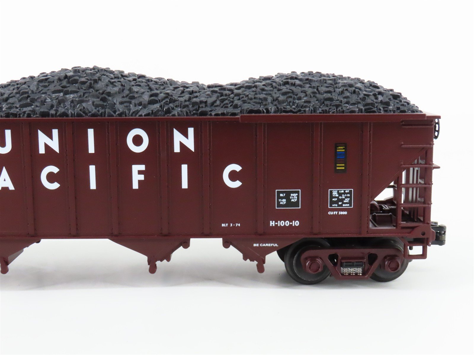 O Gauge 3-Rail MTH UP Union Pacific 4-Bay Open Hopper #37463 w/ Coal Load
