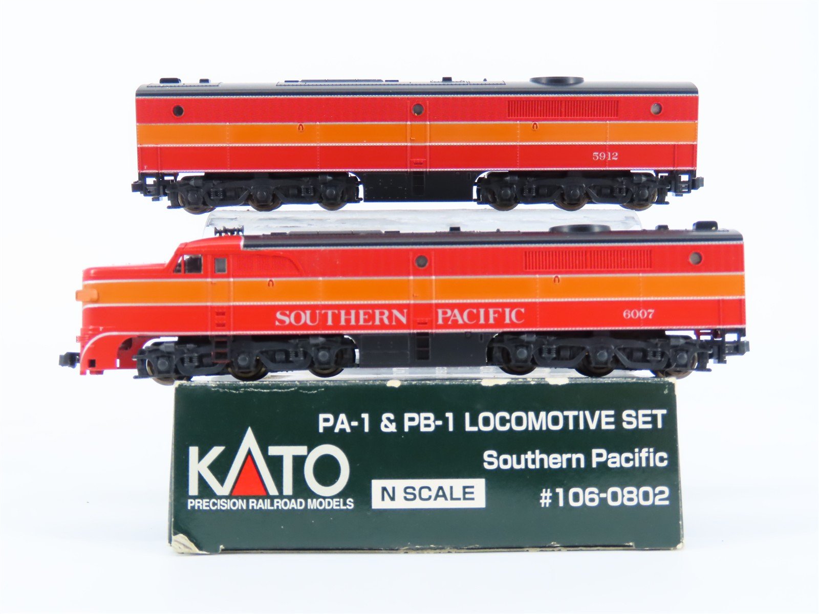N Scale KATO 106-0802 SP Southern Pacific Daylight PA-1/PB-1 Diesel Loco Set
