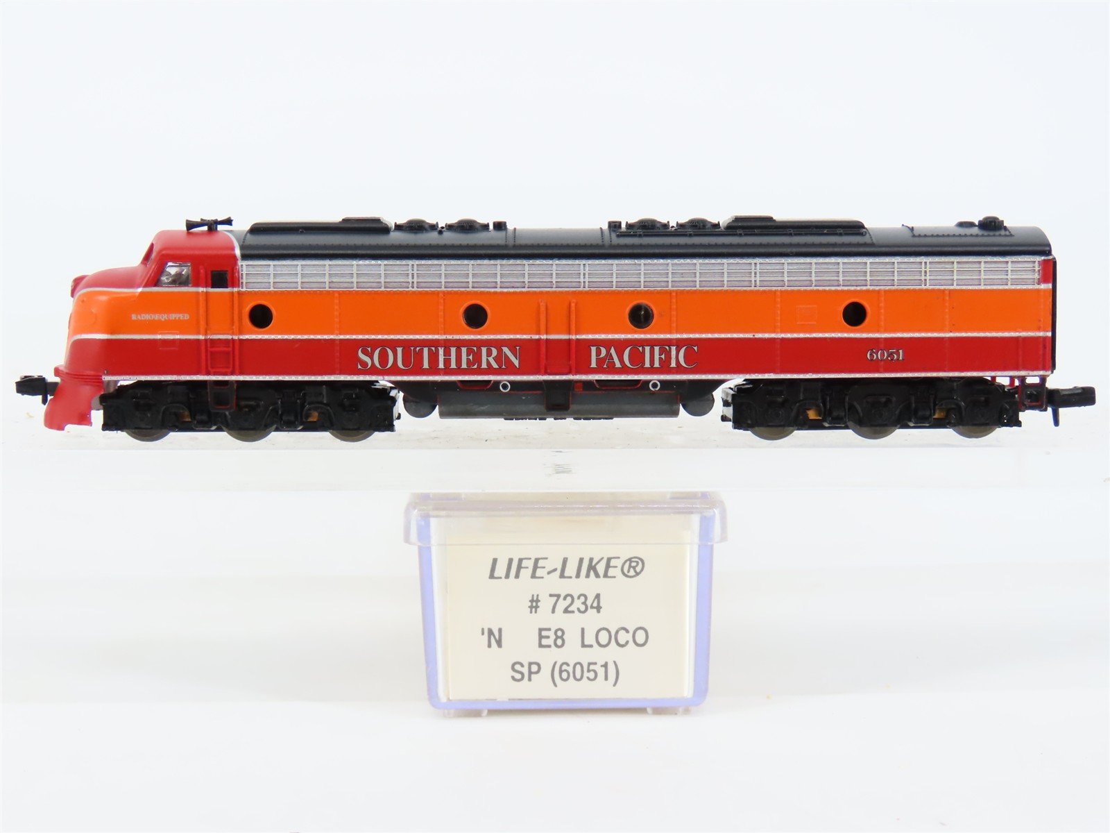 N Scale Life-Like 7234 SP Southern Pacific Daylight E8A Diesel Loco #6051