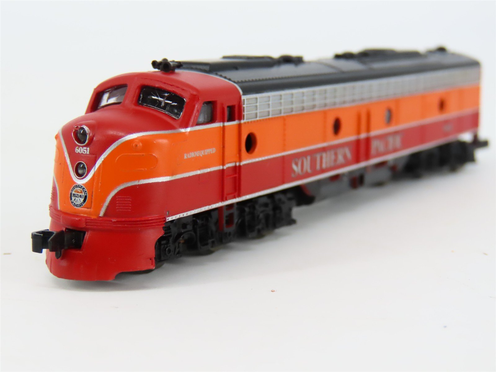 N Scale Life-Like 7234 SP Southern Pacific Daylight E8A Diesel Loco #6051
