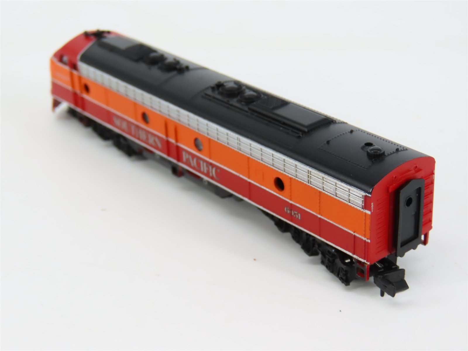 N Scale Life-Like 7234 SP Southern Pacific Daylight E8A Diesel Loco #6051