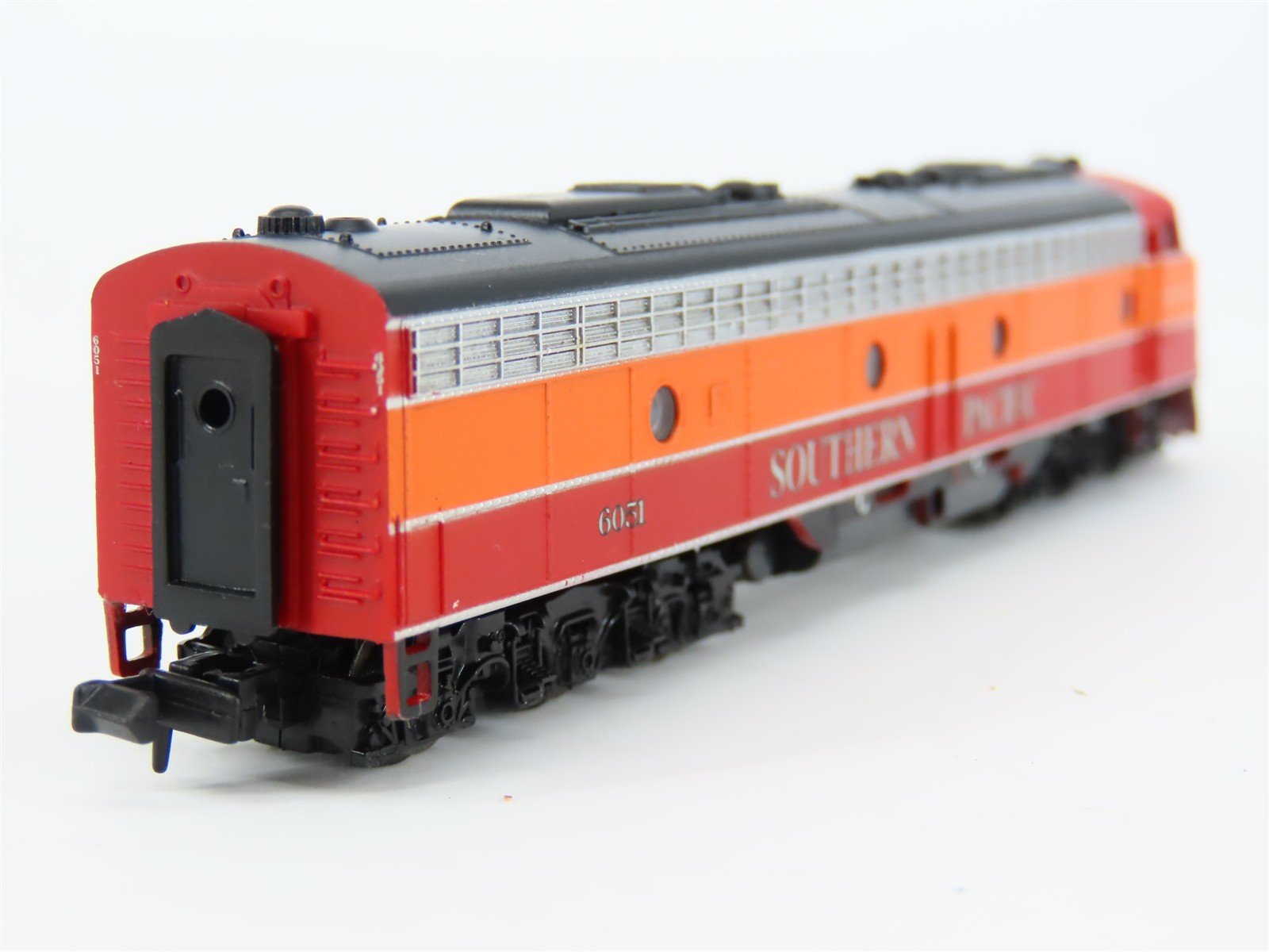 N Scale Life-Like 7234 SP Southern Pacific Daylight E8A Diesel Loco #6051