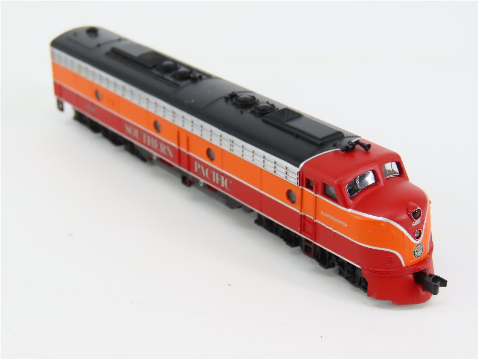 N Scale Life-Like 7234 SP Southern Pacific Daylight E8A Diesel Loco #6051
