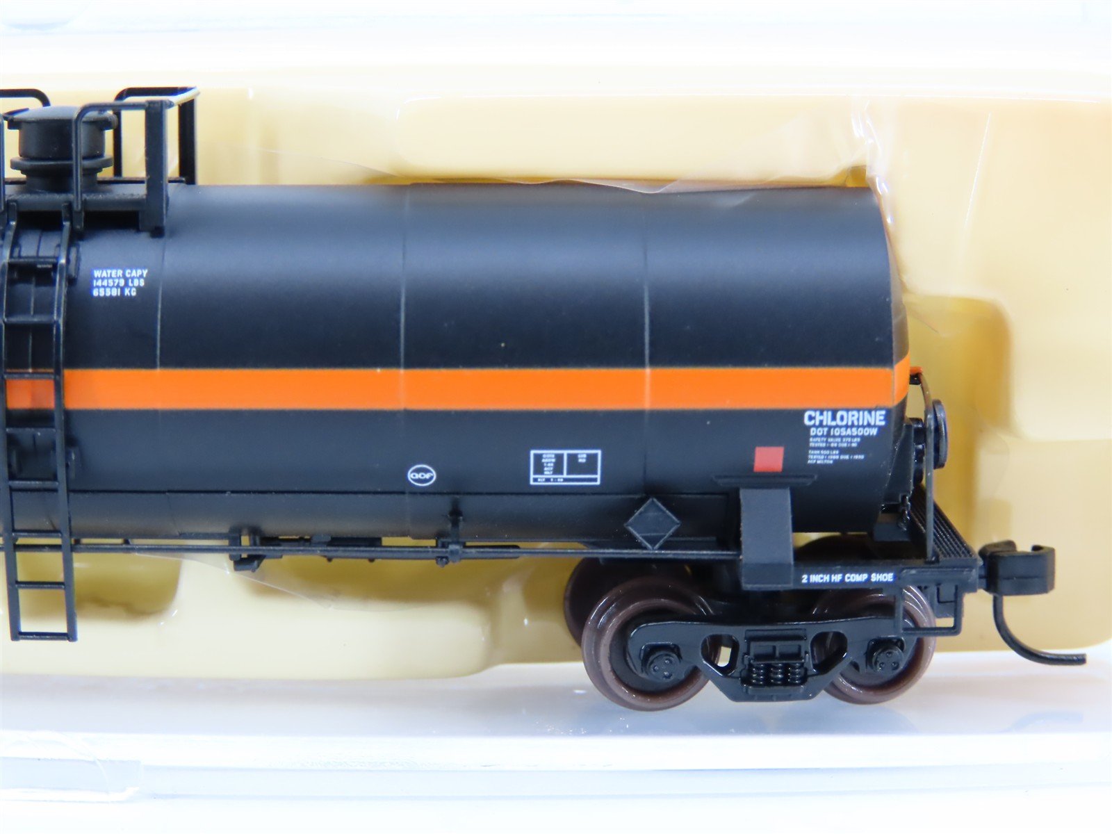 N Scale Atlas 40511 ACFX Black & Orange 17360 Gal Tankcar #77325