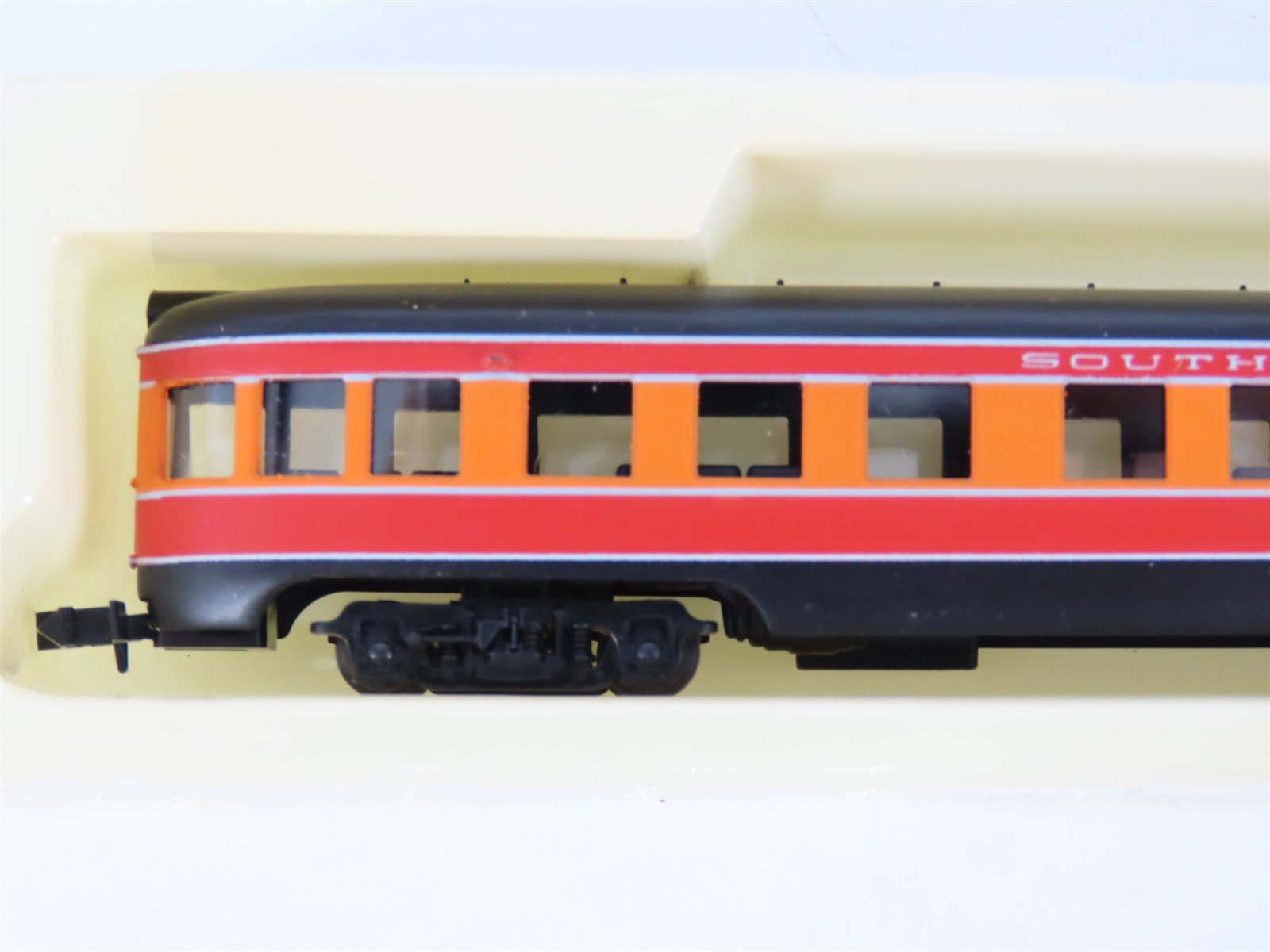 N Scale Con-Cor SP Southern Pacific Daylight Passenger 7-Car Set