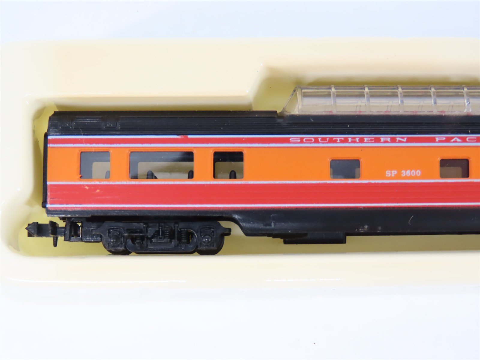 N Scale Con-Cor SP Southern Pacific Daylight Passenger 7-Car Set