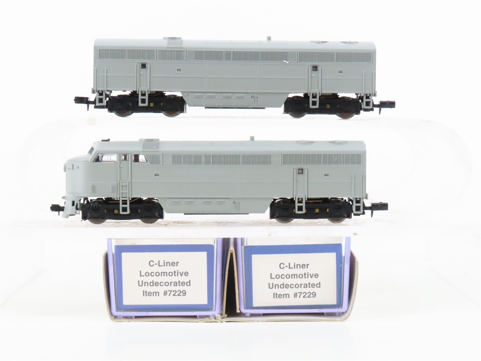 N Scale Life-Like 7229 Undecorated C-Liner A/B Diesel Locomotive Set