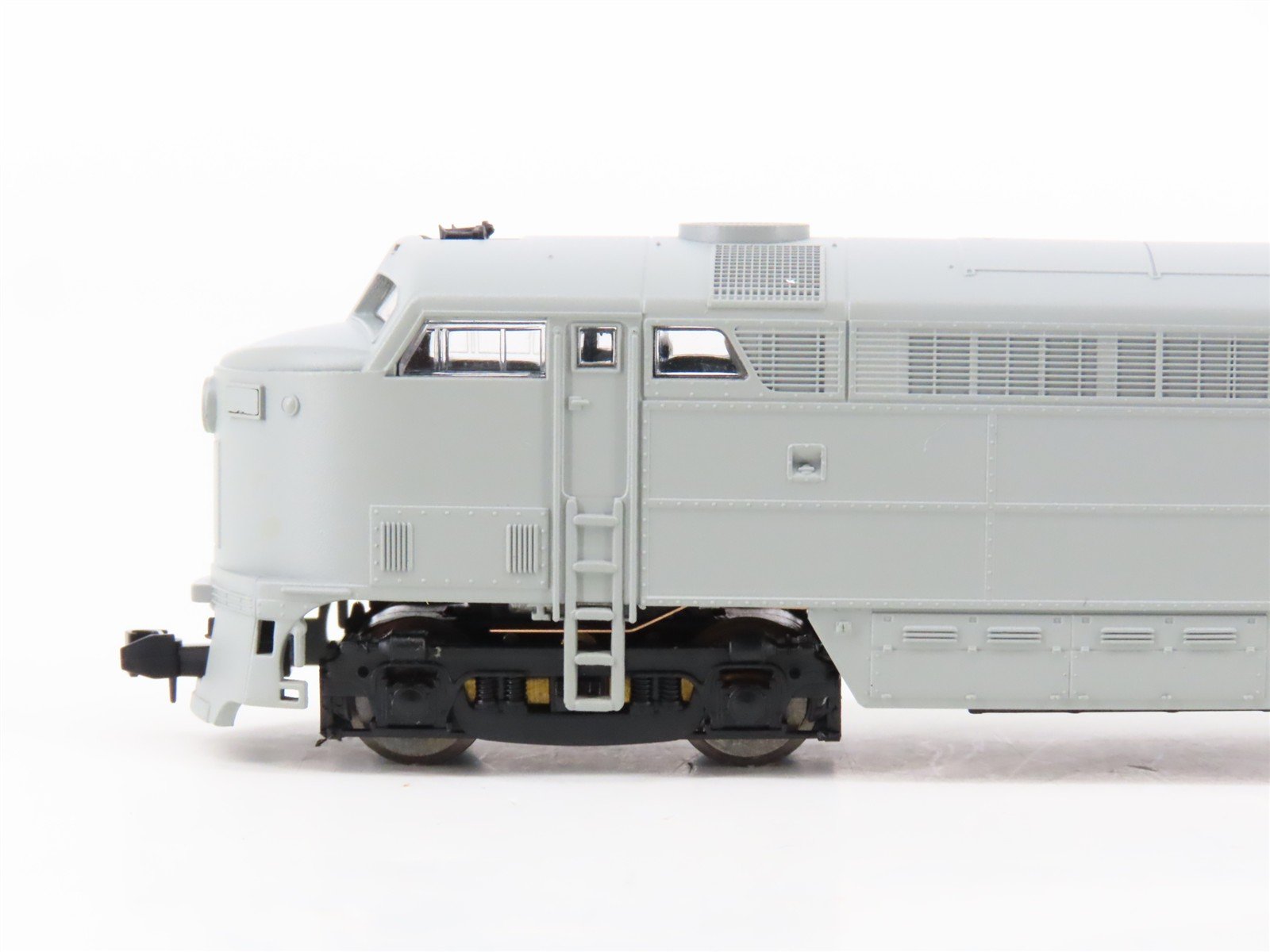 N Scale Life-Like 7229 Undecorated C-Liner A/B Diesel Locomotive Set