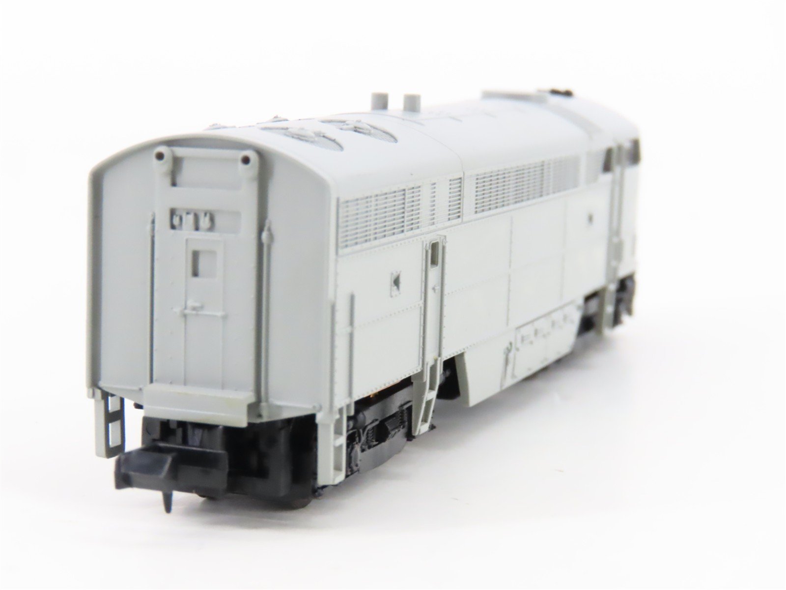 N Scale Life-Like 7229 Undecorated C-Liner A/B Diesel Locomotive Set