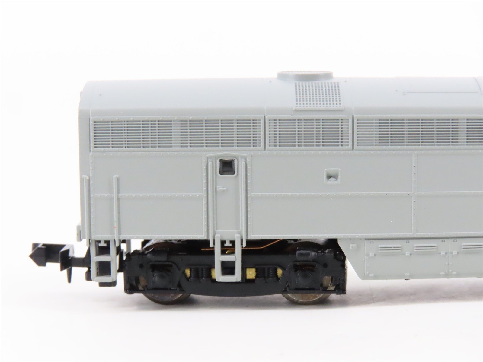 N Scale Life-Like 7229 Undecorated C-Liner A/B Diesel Locomotive Set