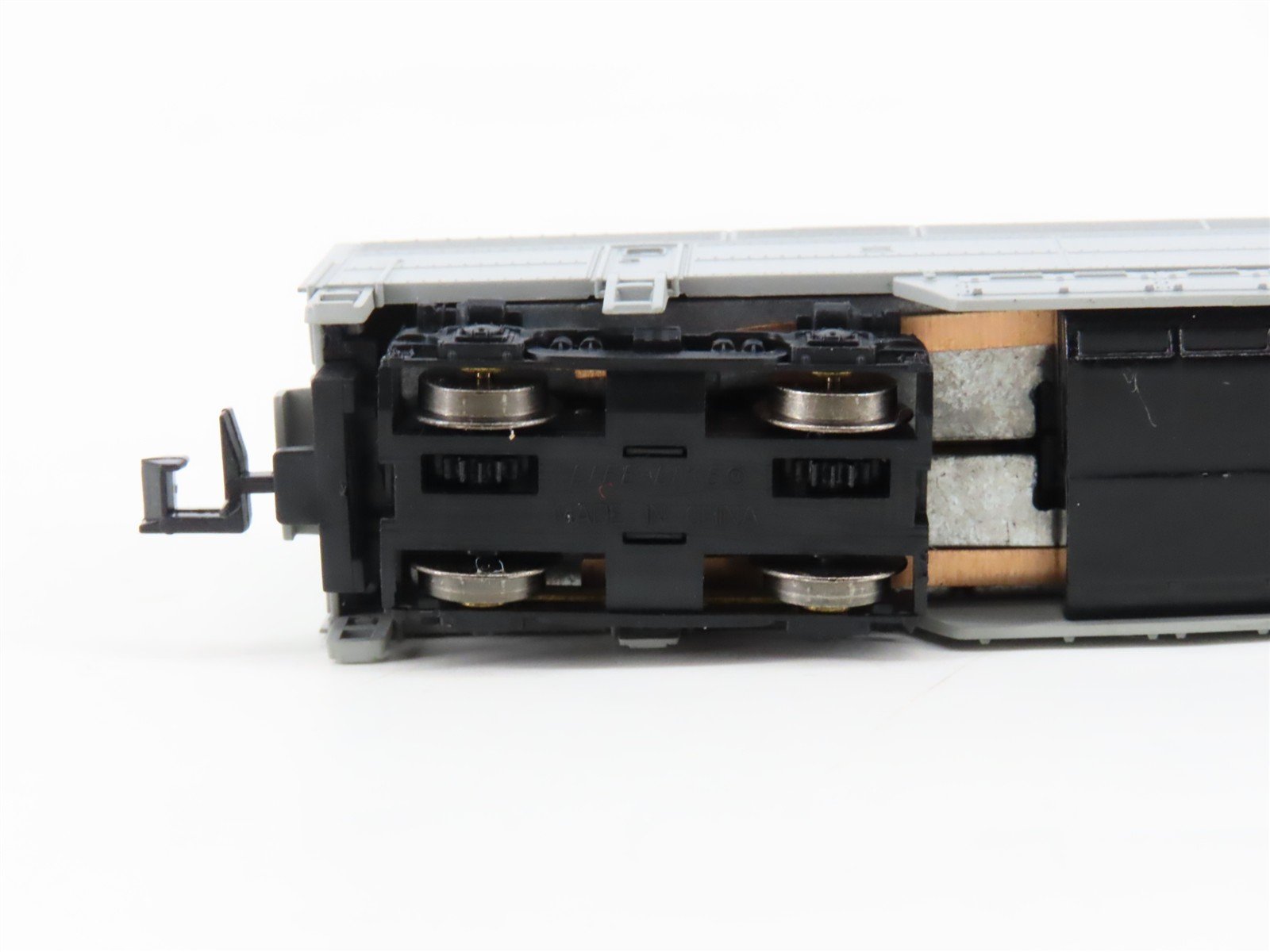 N Scale Life-Like 7229 Undecorated C-Liner A/B Diesel Locomotive Set