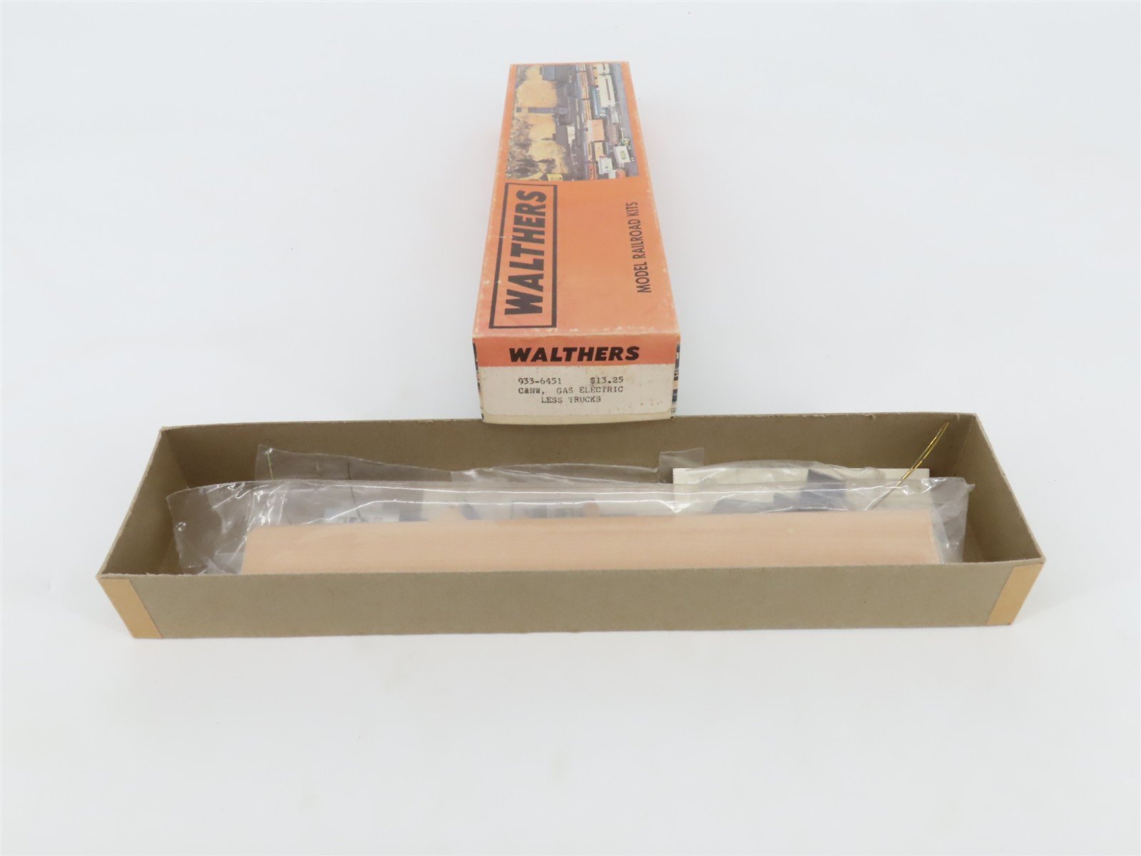 HO Walthers Kit #933-6451 Undecorated EMC Gas Electric Doodlebug - Unpowered