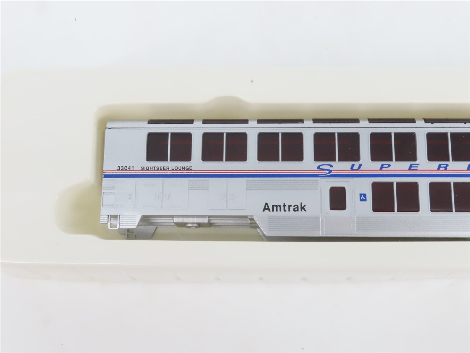 HO Con-Cor Kit 0001-00843(2) AMTK Amtrak Ph 4 Superliner Lounge Passenger #33041