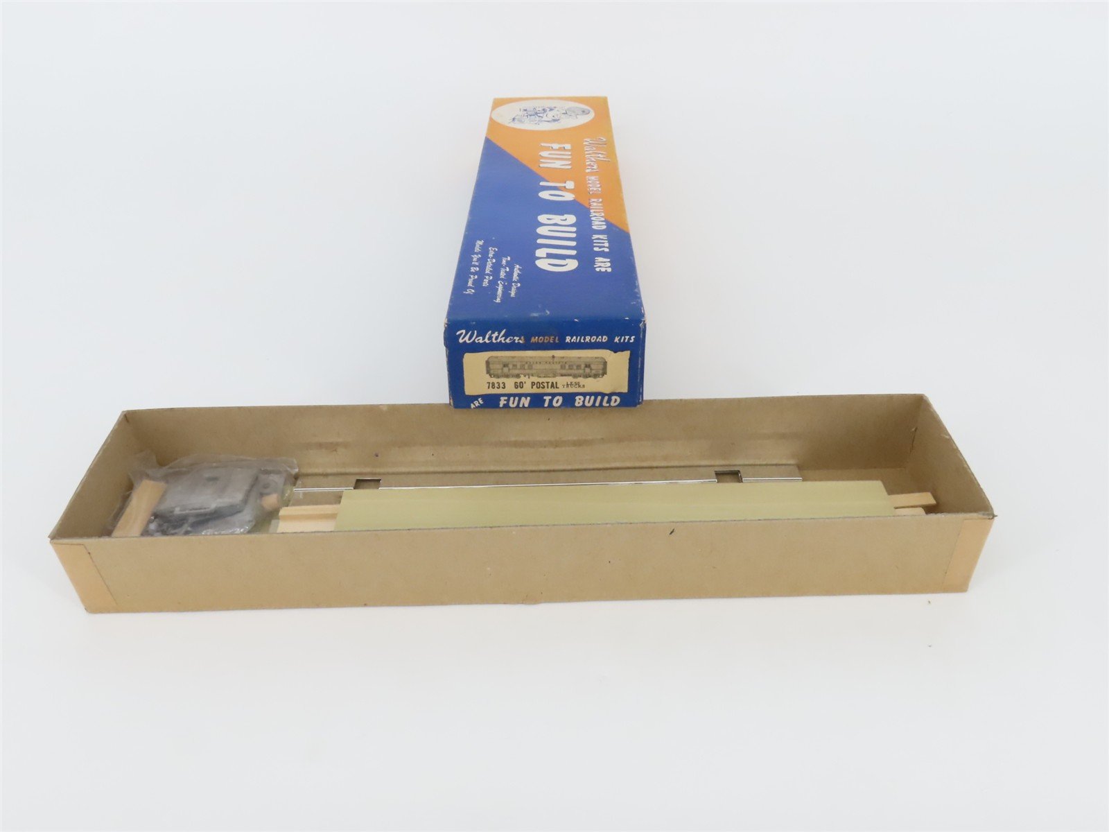 HO Scale Walthers Kit 7833 Undecorated 60' RPO Passenger Car