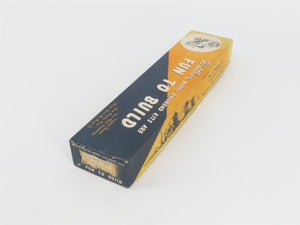 HO Scale Walthers Kit 7881 Undecorated 75' Coach Passenger Car