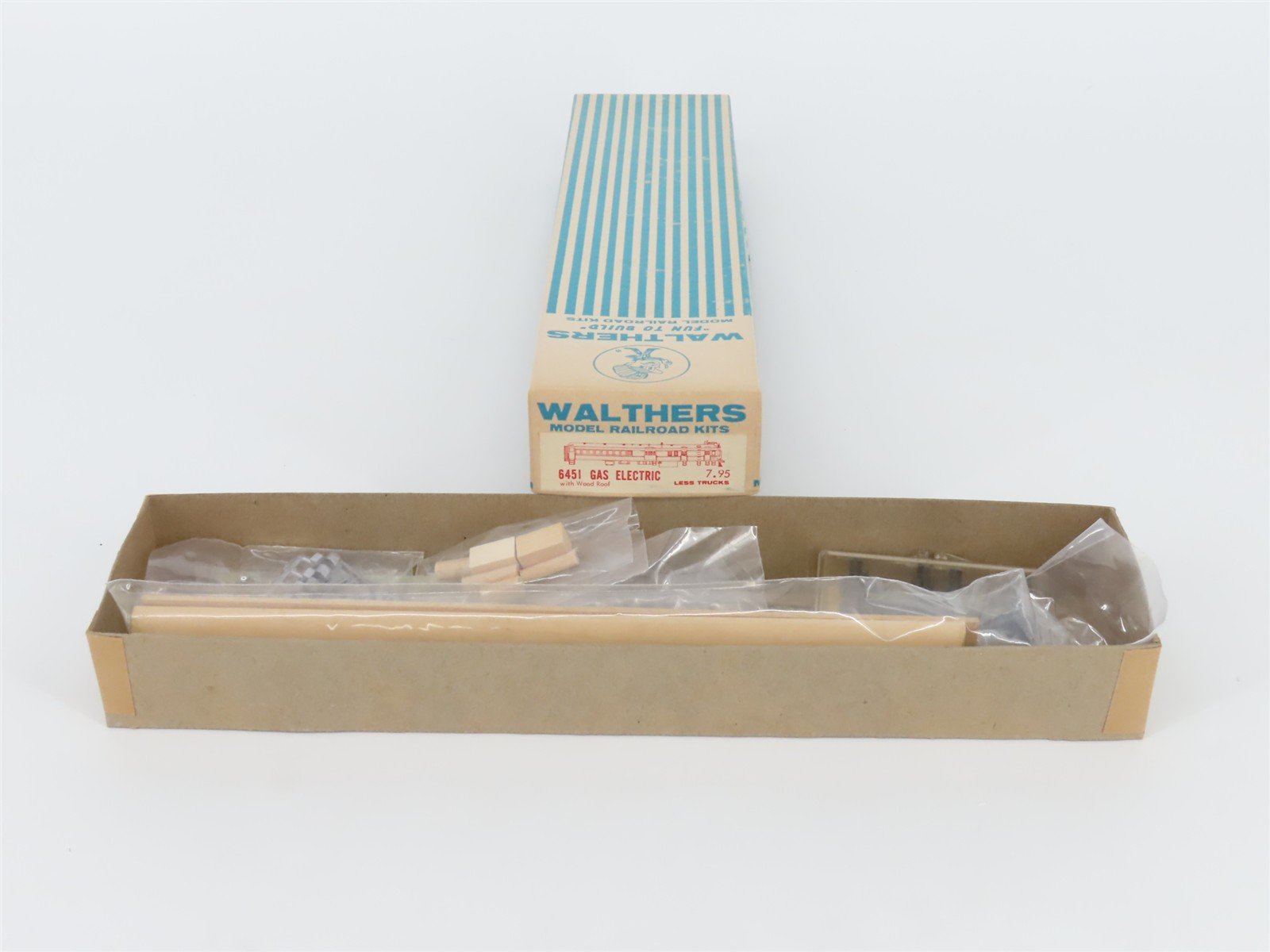 HO Scale Walthers Kit 6451 Undecorated EMC Gas Electric Doodlebug - Unpowered