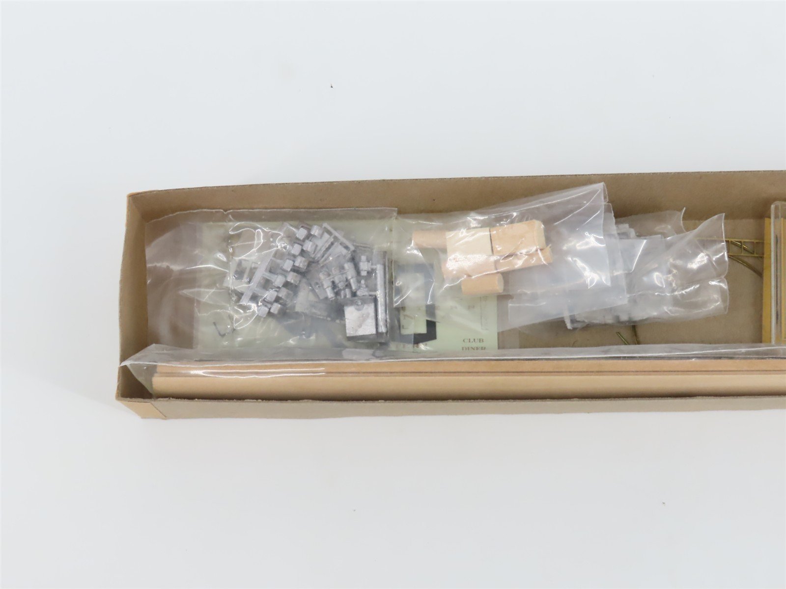 HO Scale Walthers Kit 6451 Undecorated EMC Gas Electric Doodlebug - Unpowered