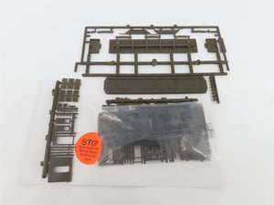 HO Cannonball Car Shops Kit 197-9702 Unlettered WWII Green Troop Sleeper Car