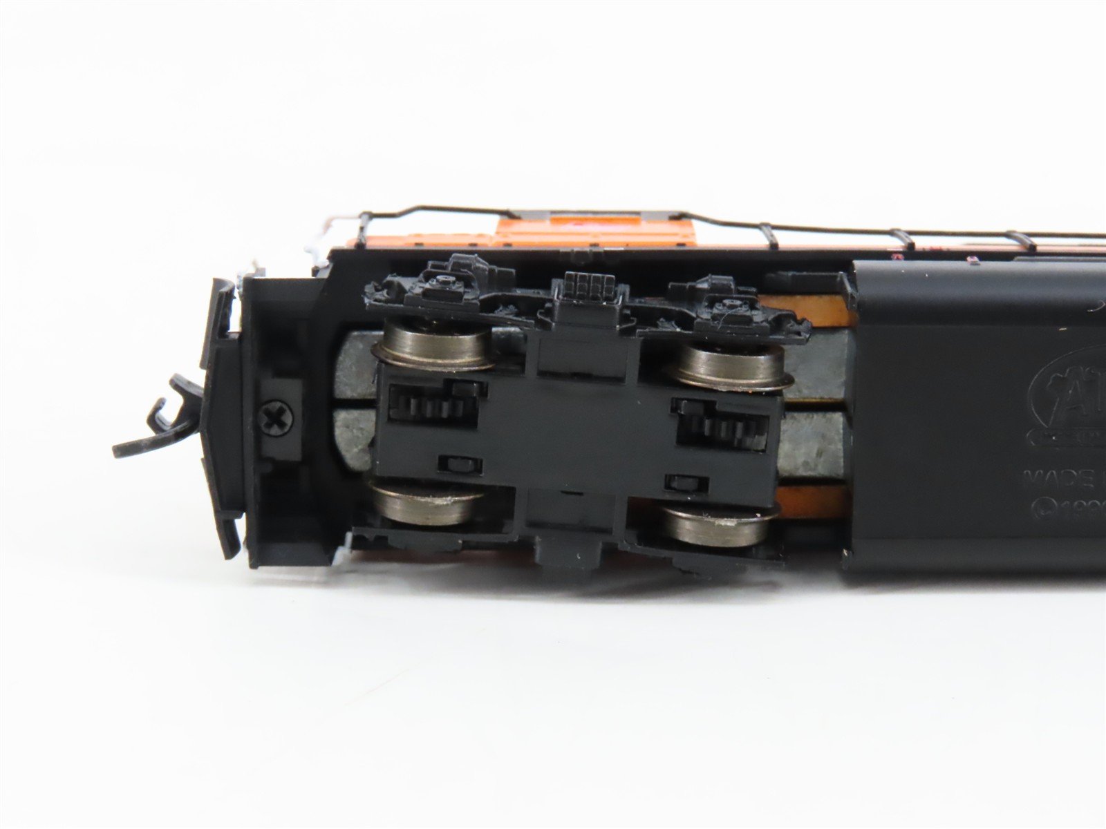 N Scale Atlas 48538 MILW Milwaukee Road GP40 Diesel Locomotive #2026