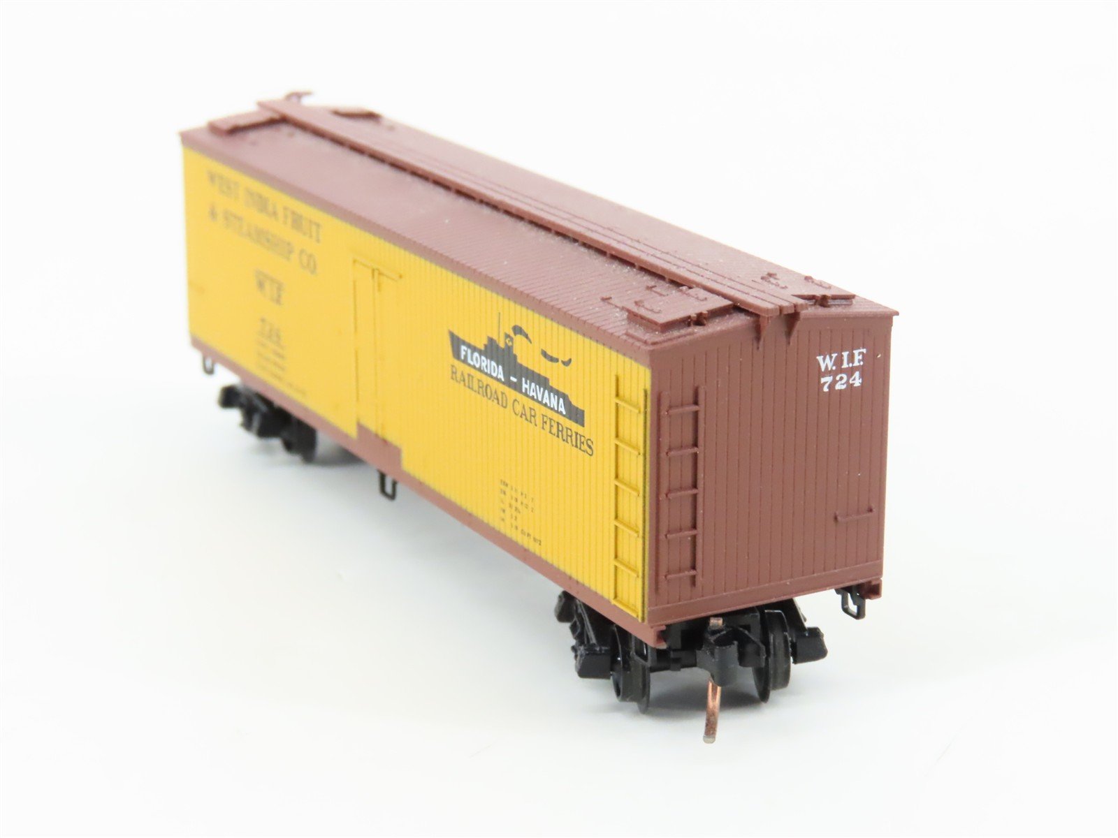 N Scale Micro-Trains MTL 49510 WIF West India Fruit 40' Woodside Reefer #724