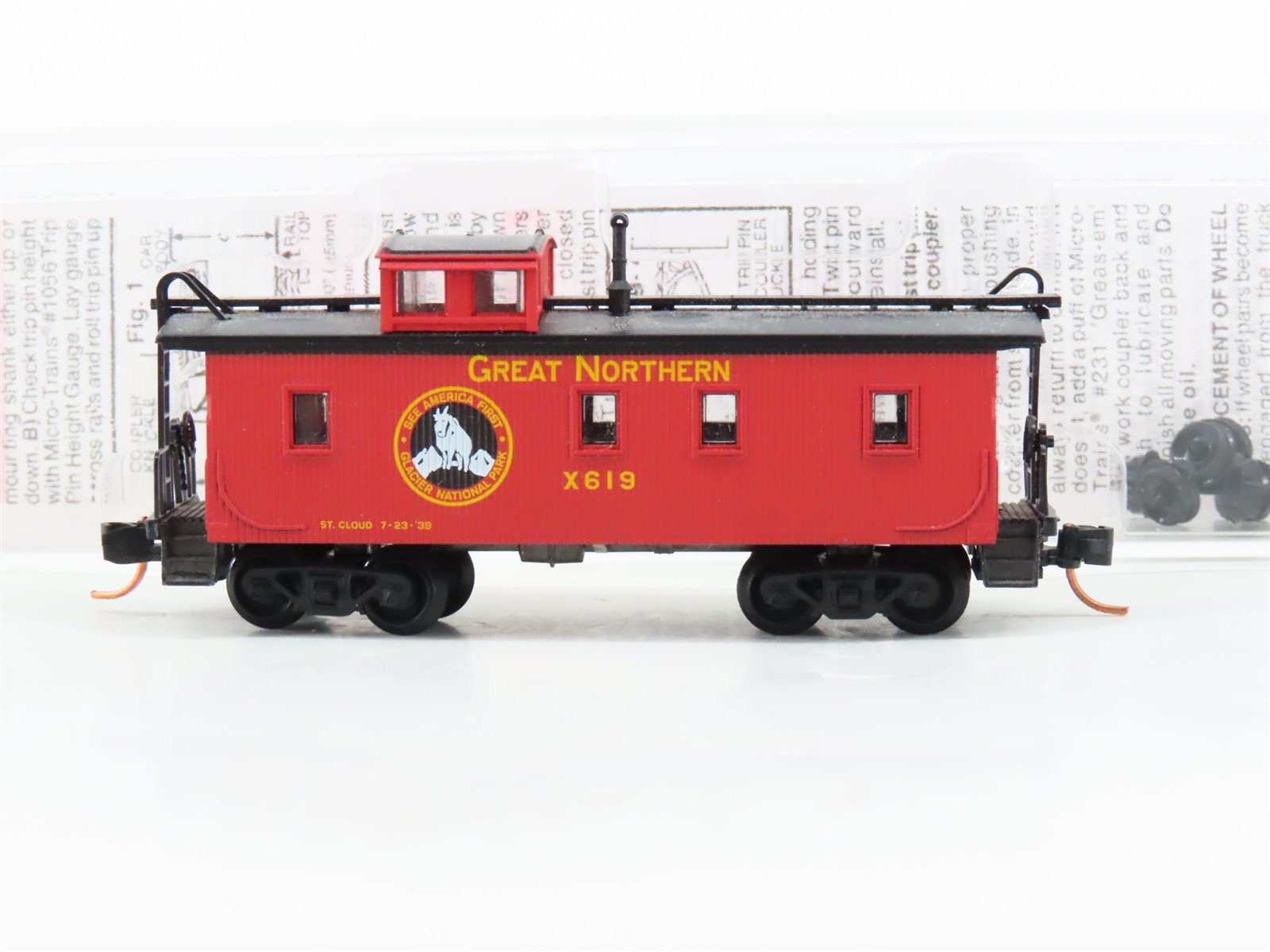 N Scale Micro-Trains MTL 51110 GN Great Northern 34' Wood Sheathed Caboose #X619
