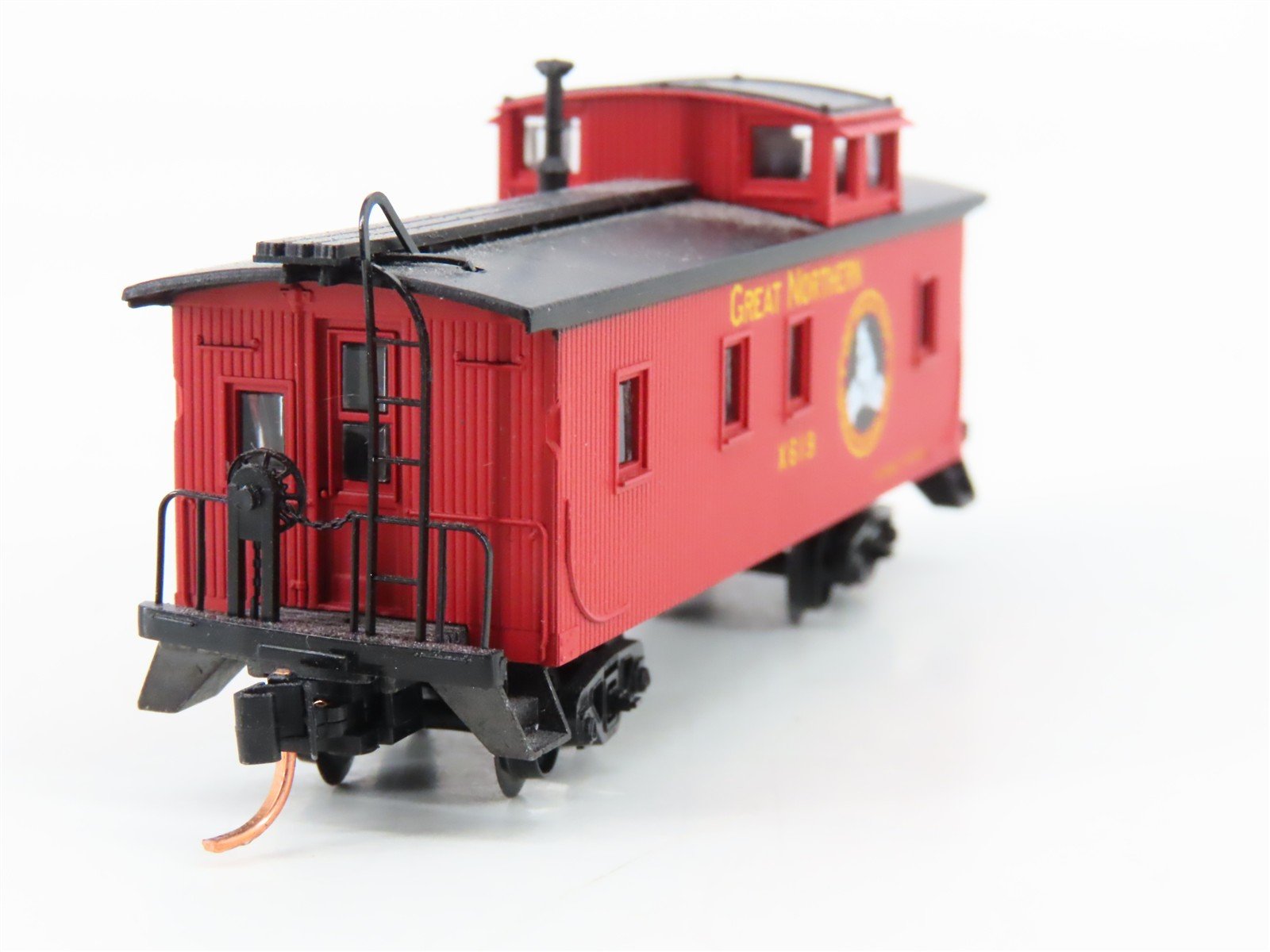 N Scale Micro-Trains MTL 51110 GN Great Northern 34' Wood Sheathed Caboose #X619