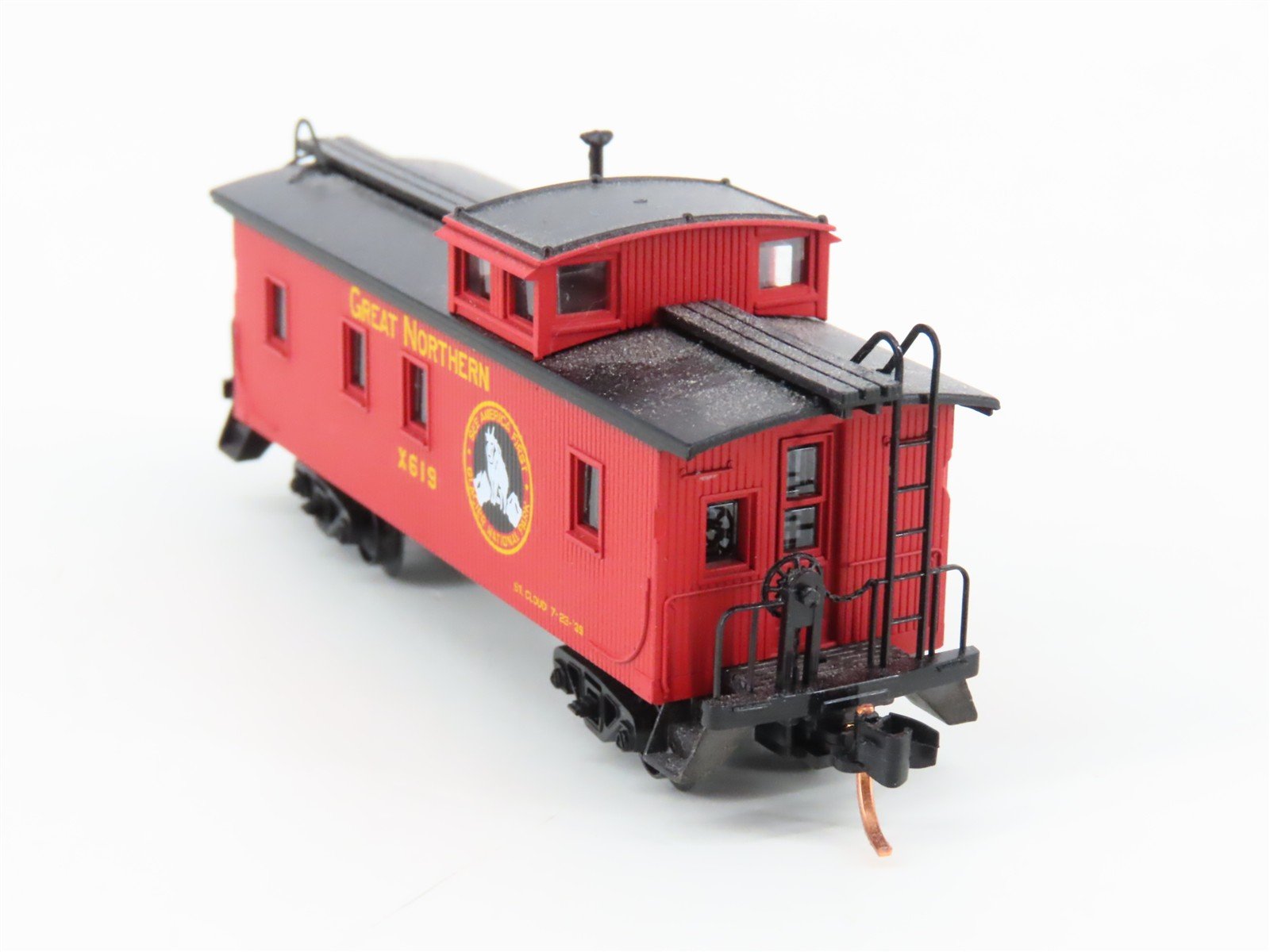 N Scale Micro-Trains MTL 51110 GN Great Northern 34' Wood Sheathed Caboose #X619
