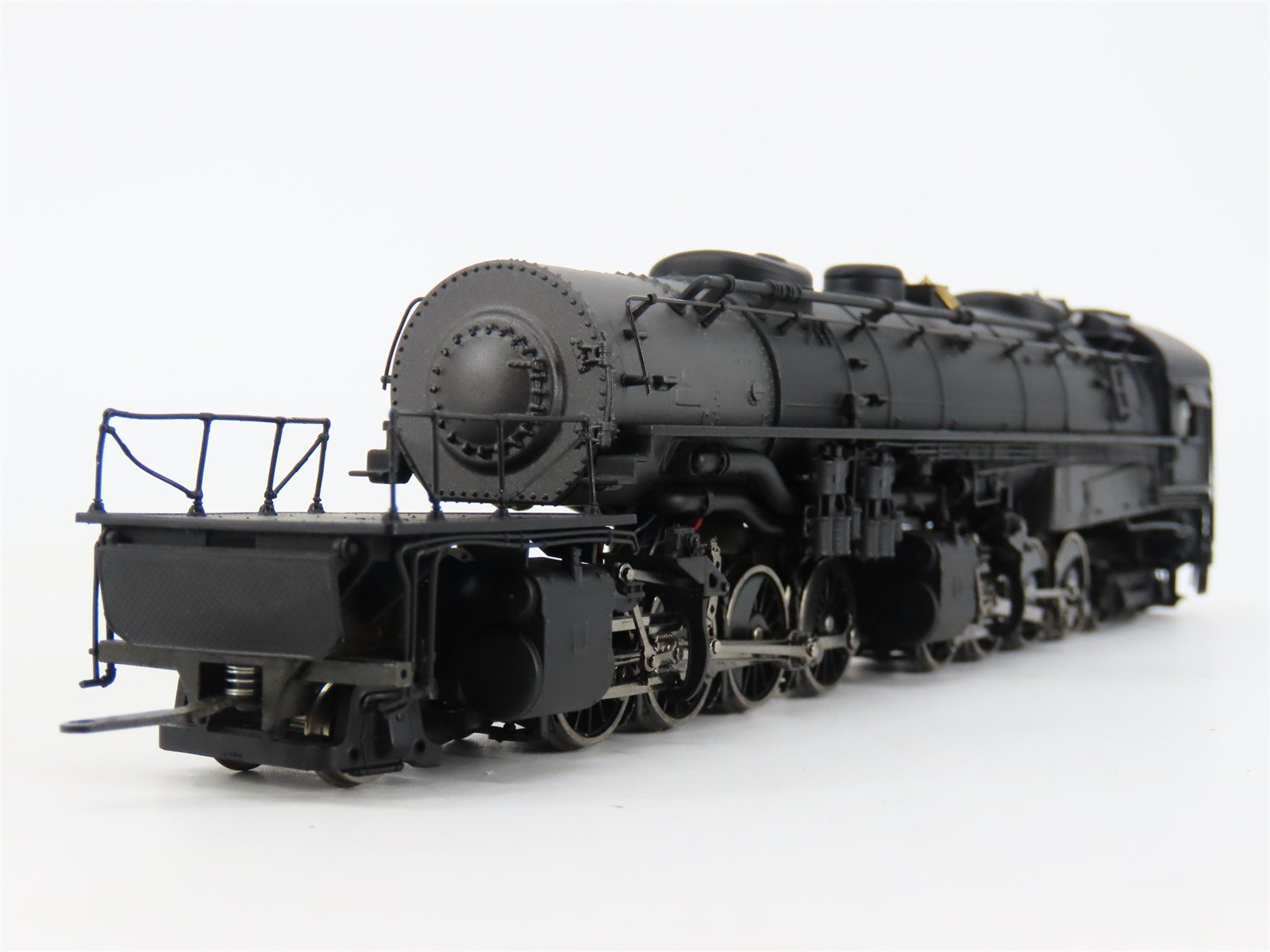 HO Scale Broadway Limited BLI Unlettered 4-8-8-2 Cab Forward Steam w/DCC & Sound