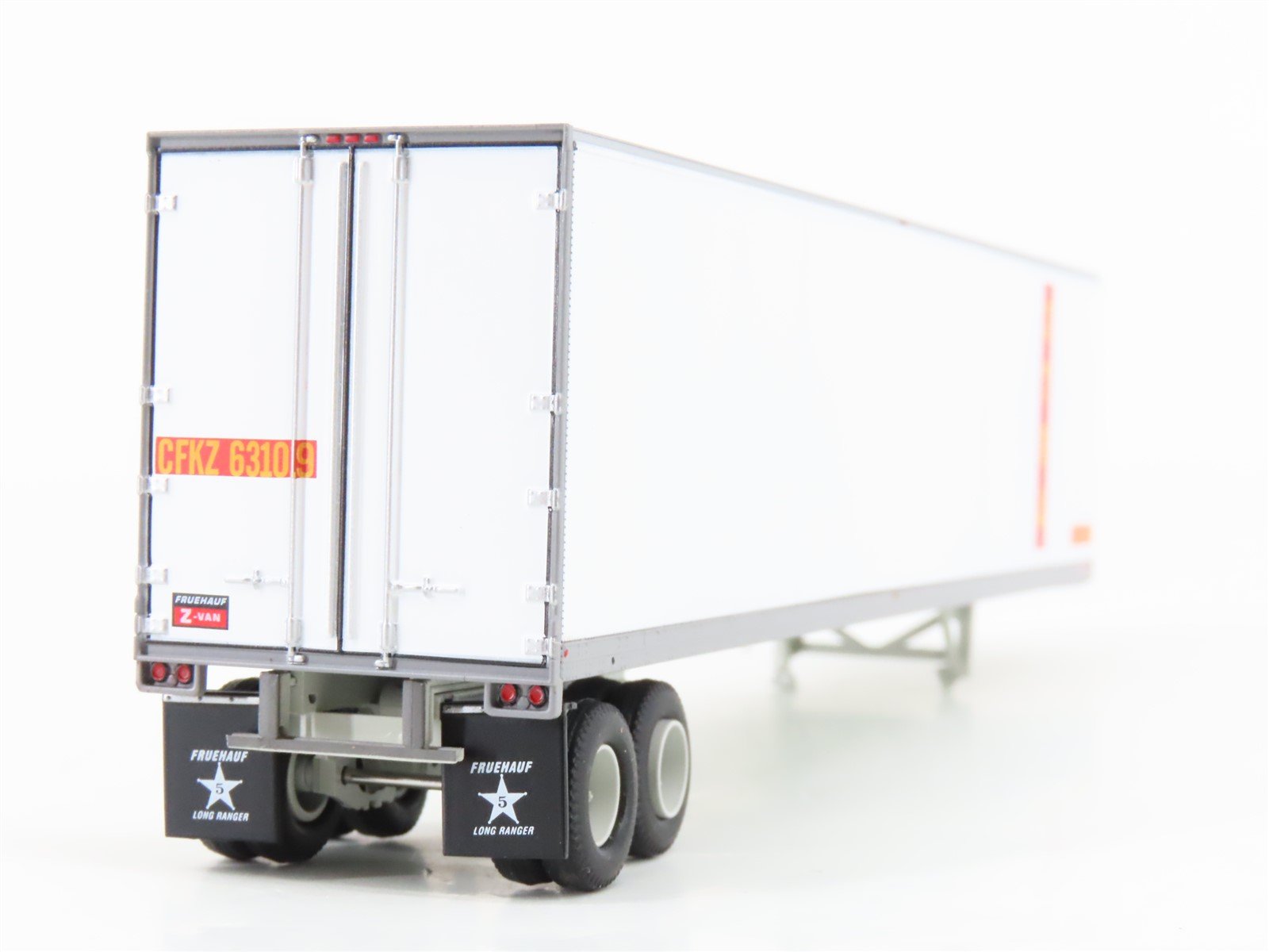 HO Scale Athearn ATH16147 XTRA Lease 45' Z-Van Trailer #631019