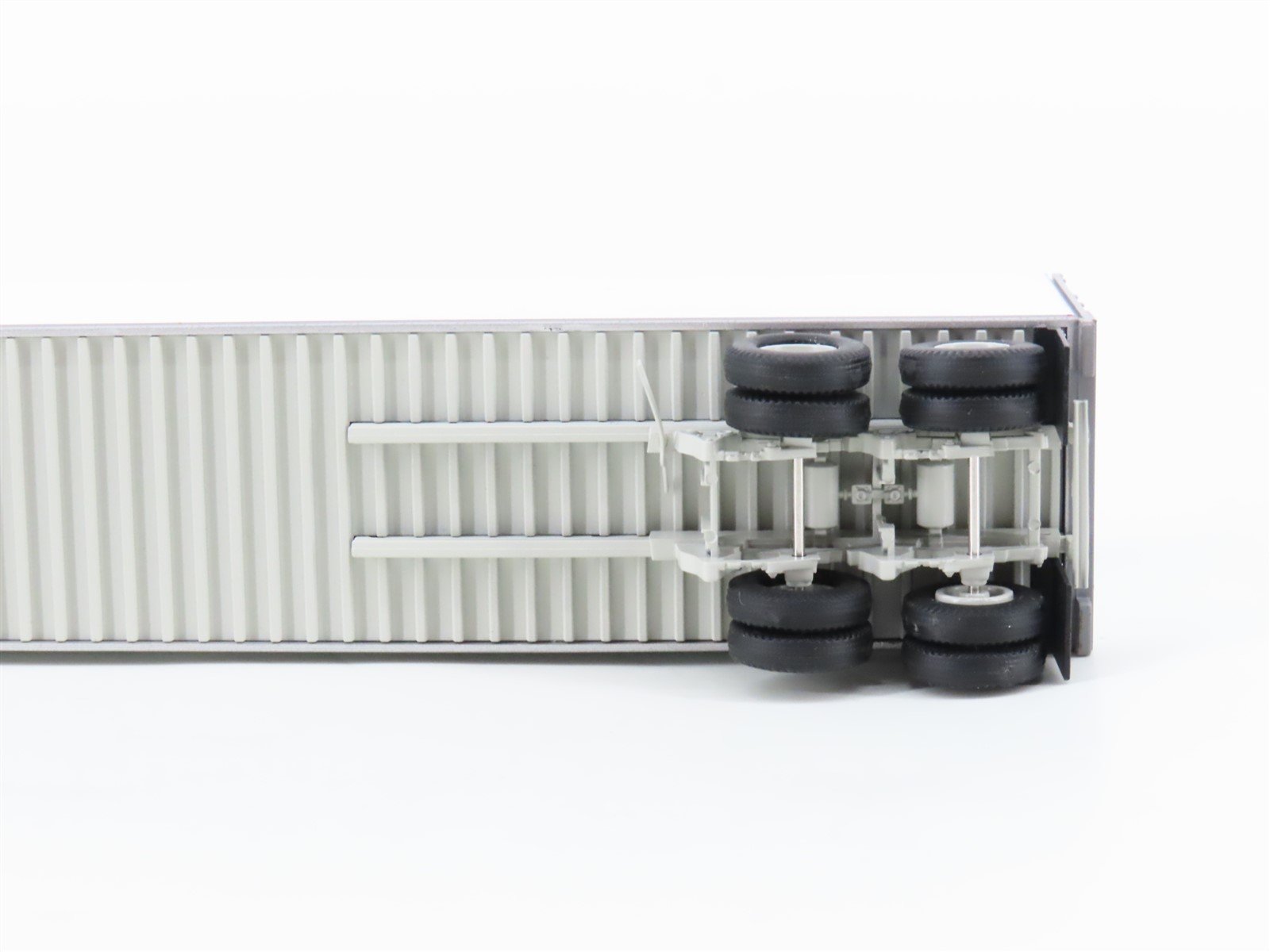 HO Scale Athearn ATH16147 XTRA Lease 45' Z-Van Trailer #631019